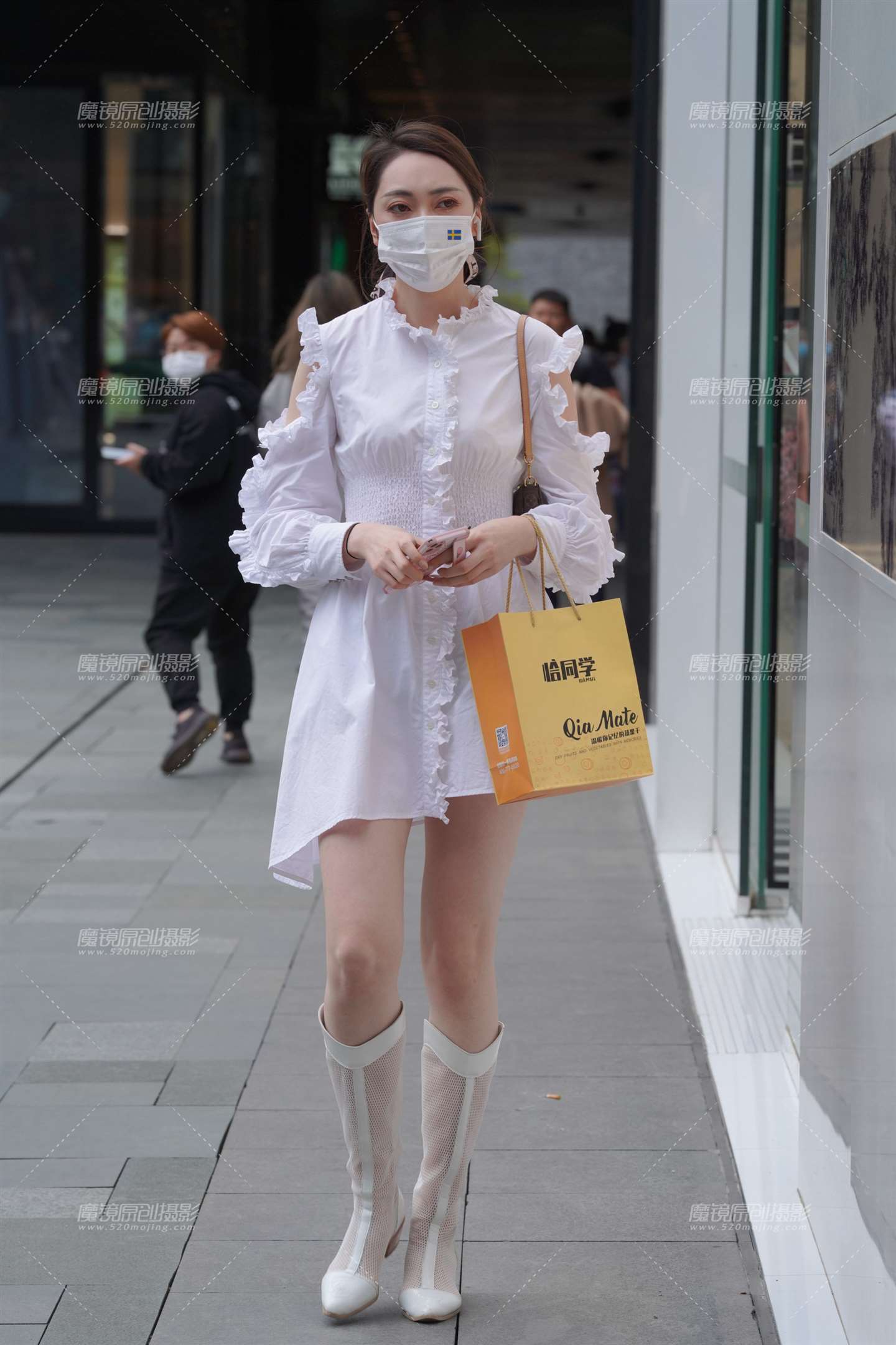 图片[1]-高挑白裙美女 真美-街拍流行馆
