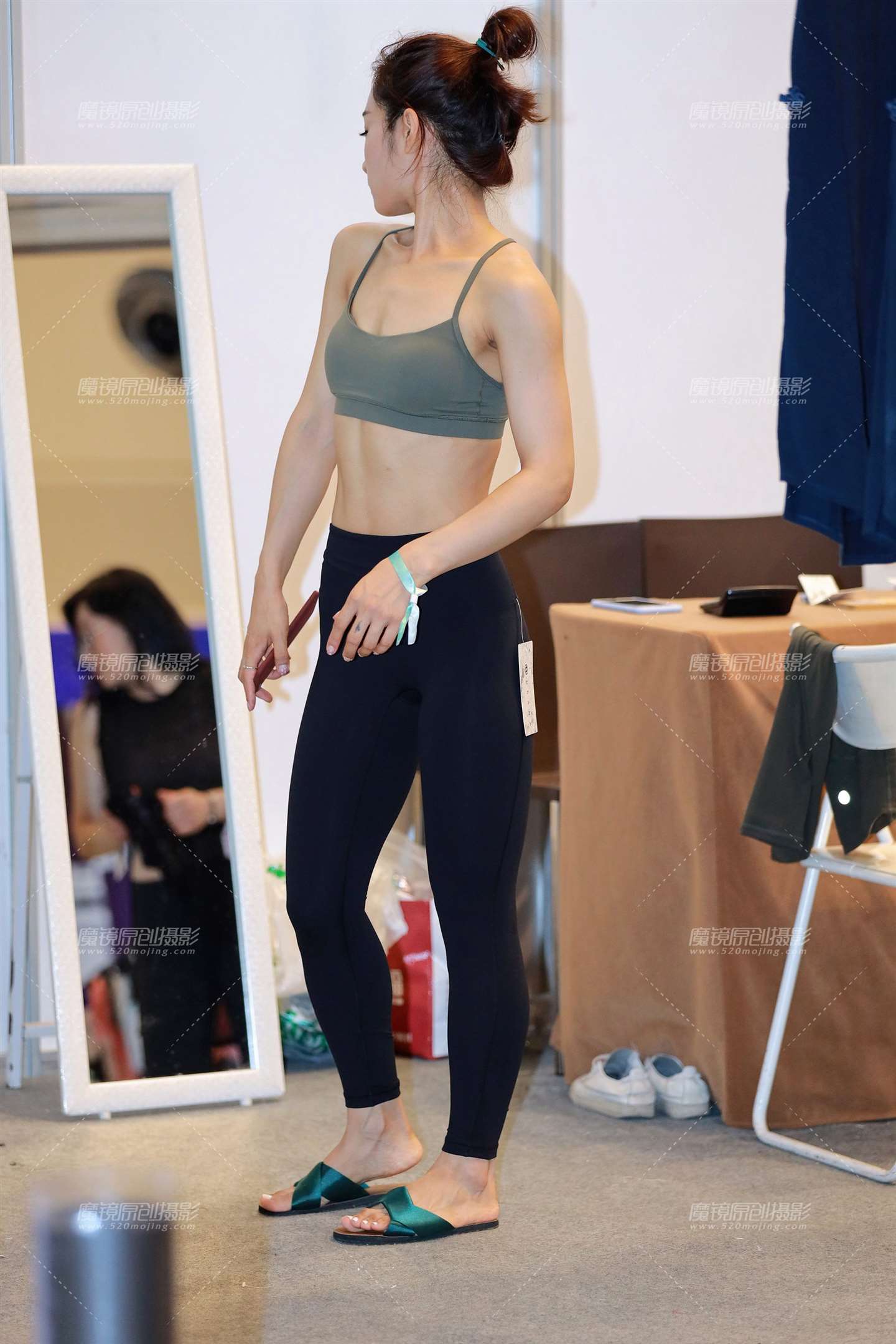 图片[5]-购物瑜伽美女-街拍流行馆