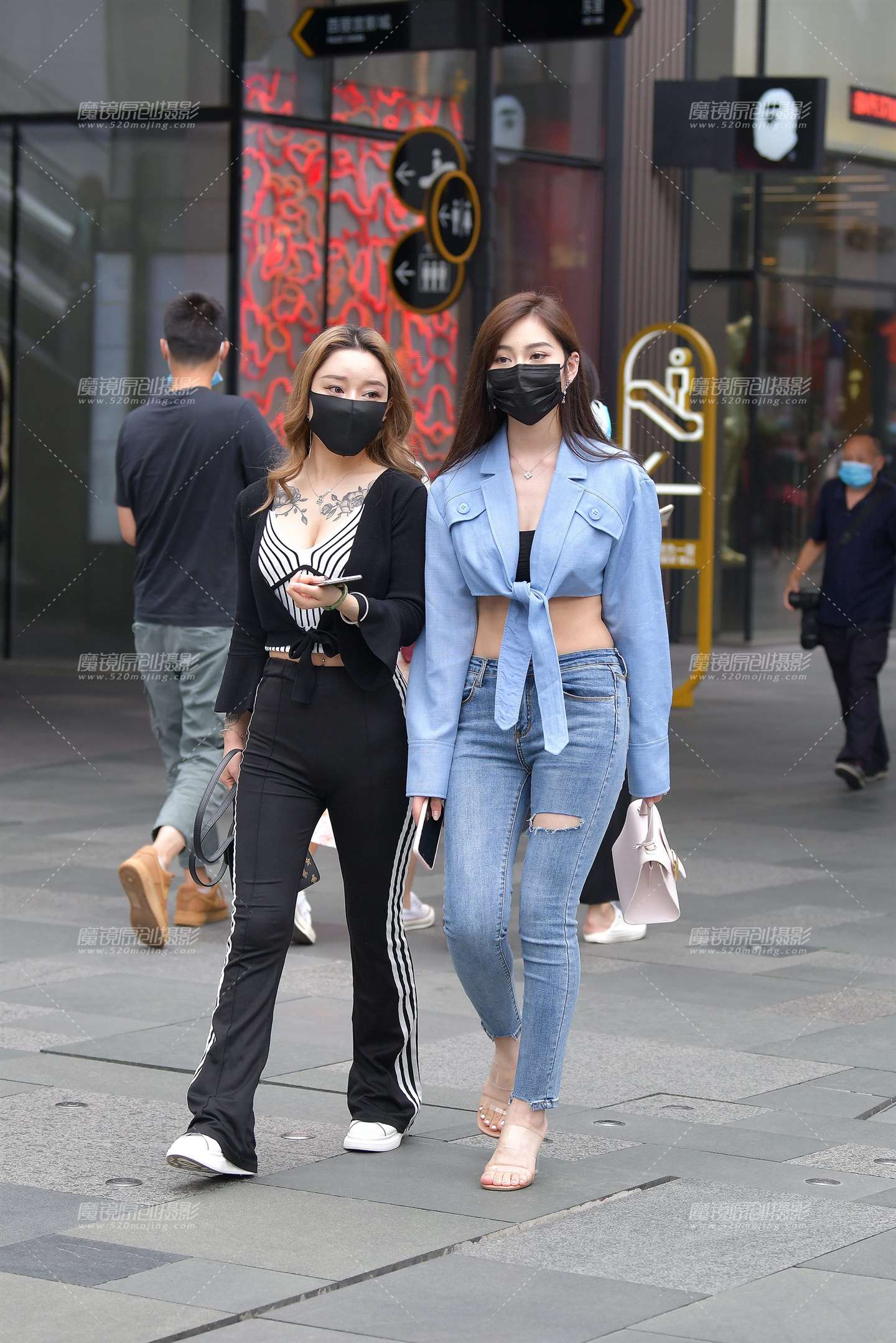 图片[1]-性感小蛮腰闺蜜-街拍流行馆