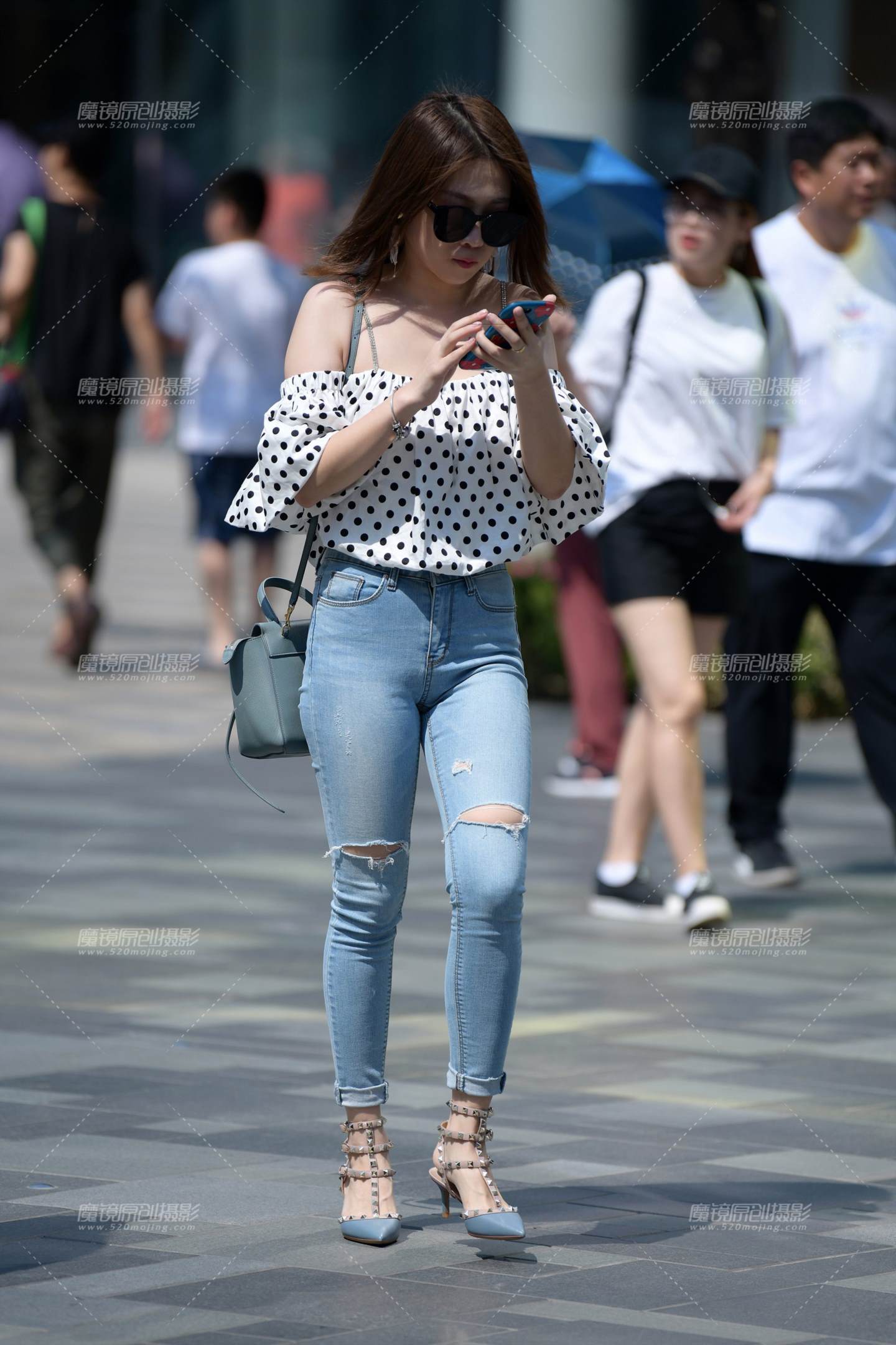 图片[4]-高挑牛仔裤美女-街拍流行馆