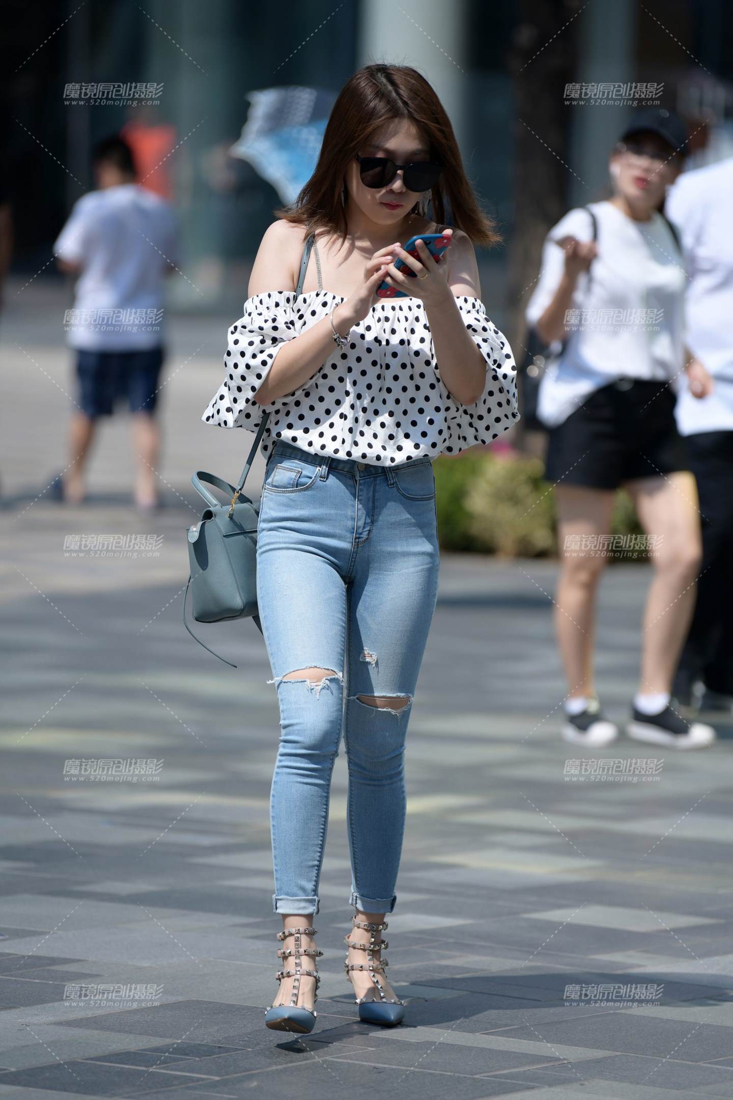 图片[5]-高挑牛仔裤美女-街拍流行馆