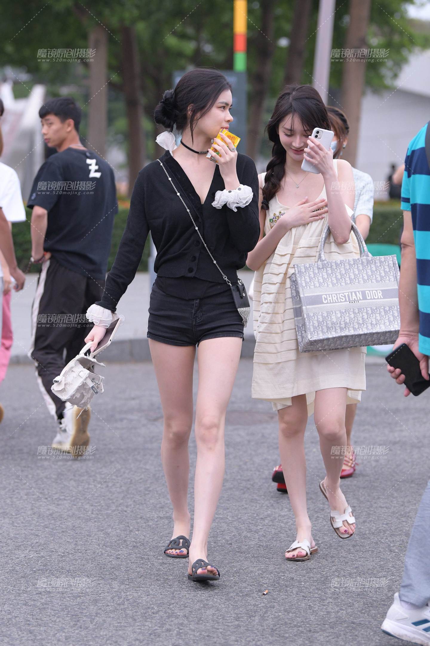 图片[1]-笔直长腿小鲜肉~-街拍流行馆