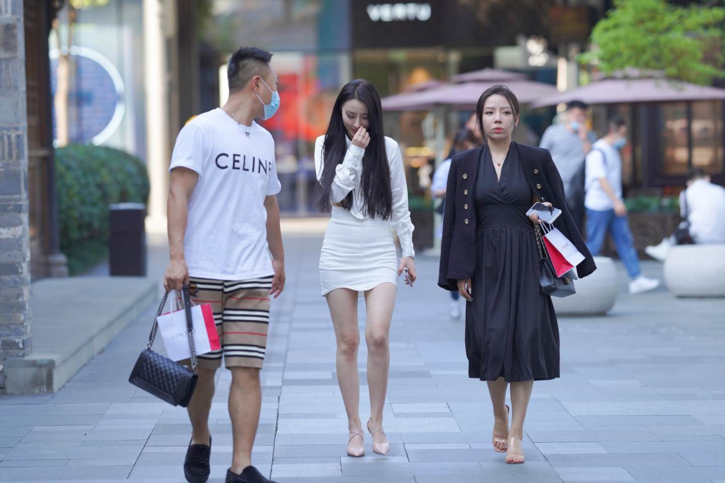 图片[3]-白裙美女-街拍流行馆