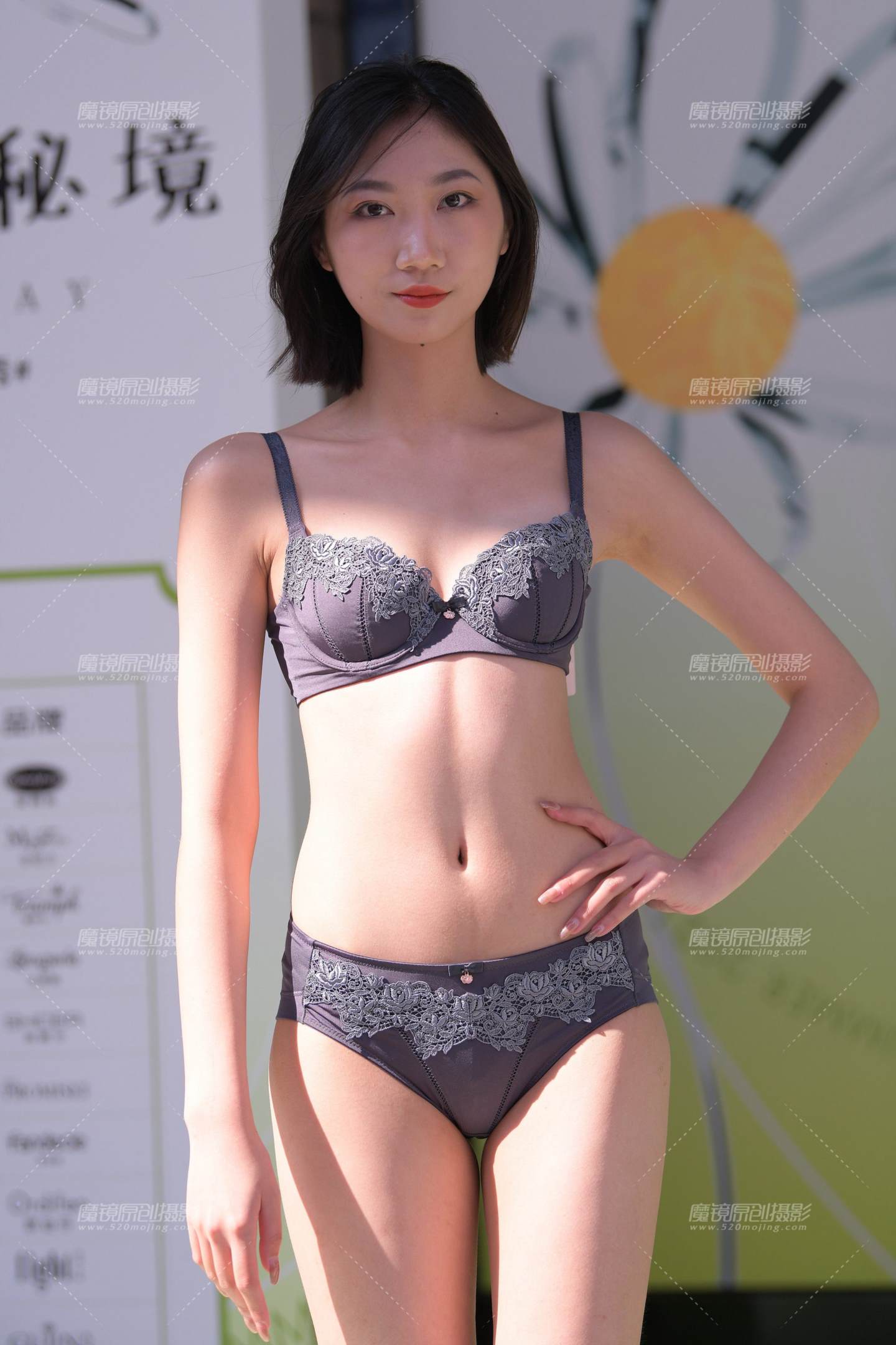 图片[1]-一模两套，美腿内衣模特~-街拍流行馆