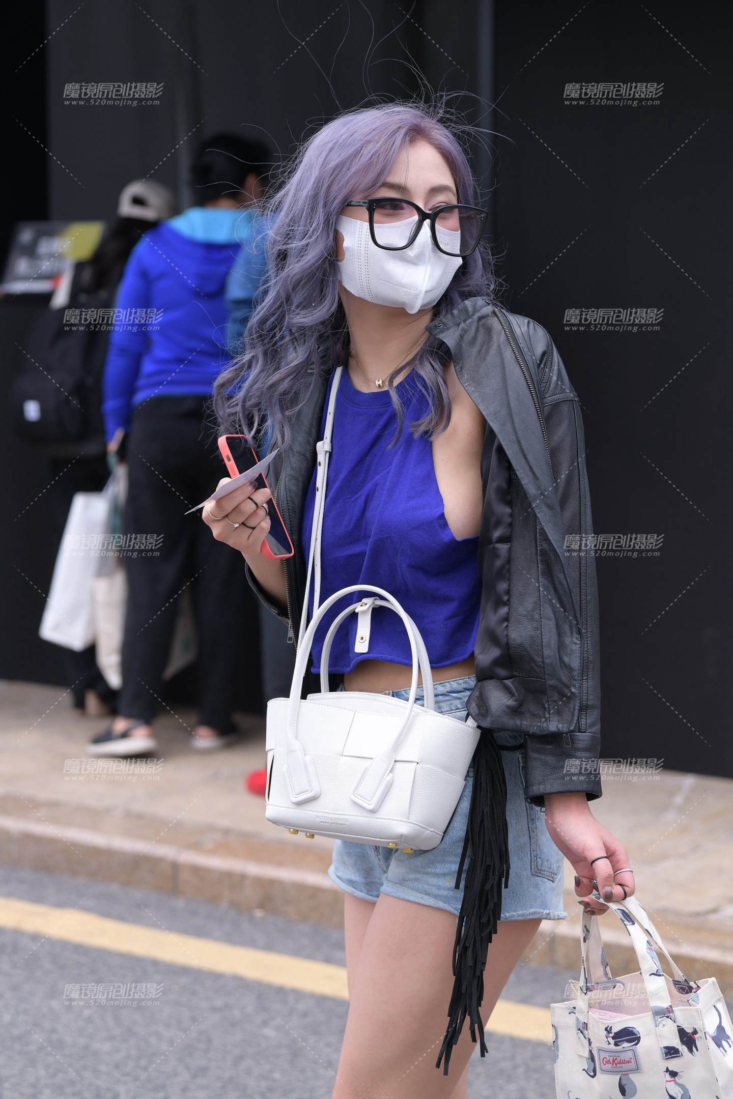 图片[3]-性感的热裤小姐姐-街拍流行馆