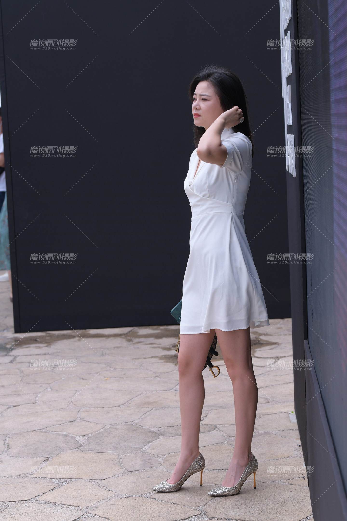 图片[1]-美腿俩闺蜜-街拍流行馆