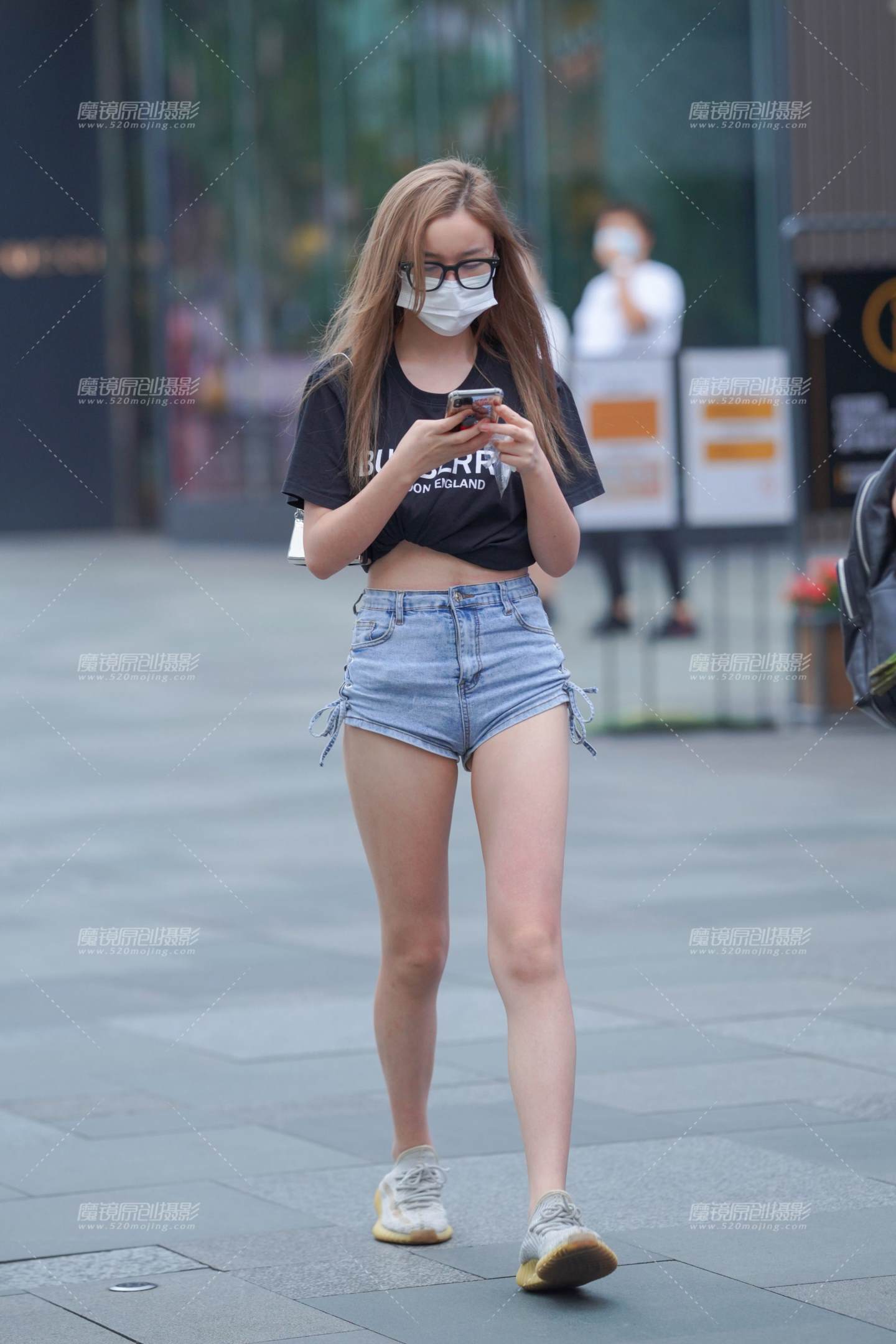 图片[4]-热裤女孩-街拍流行馆
