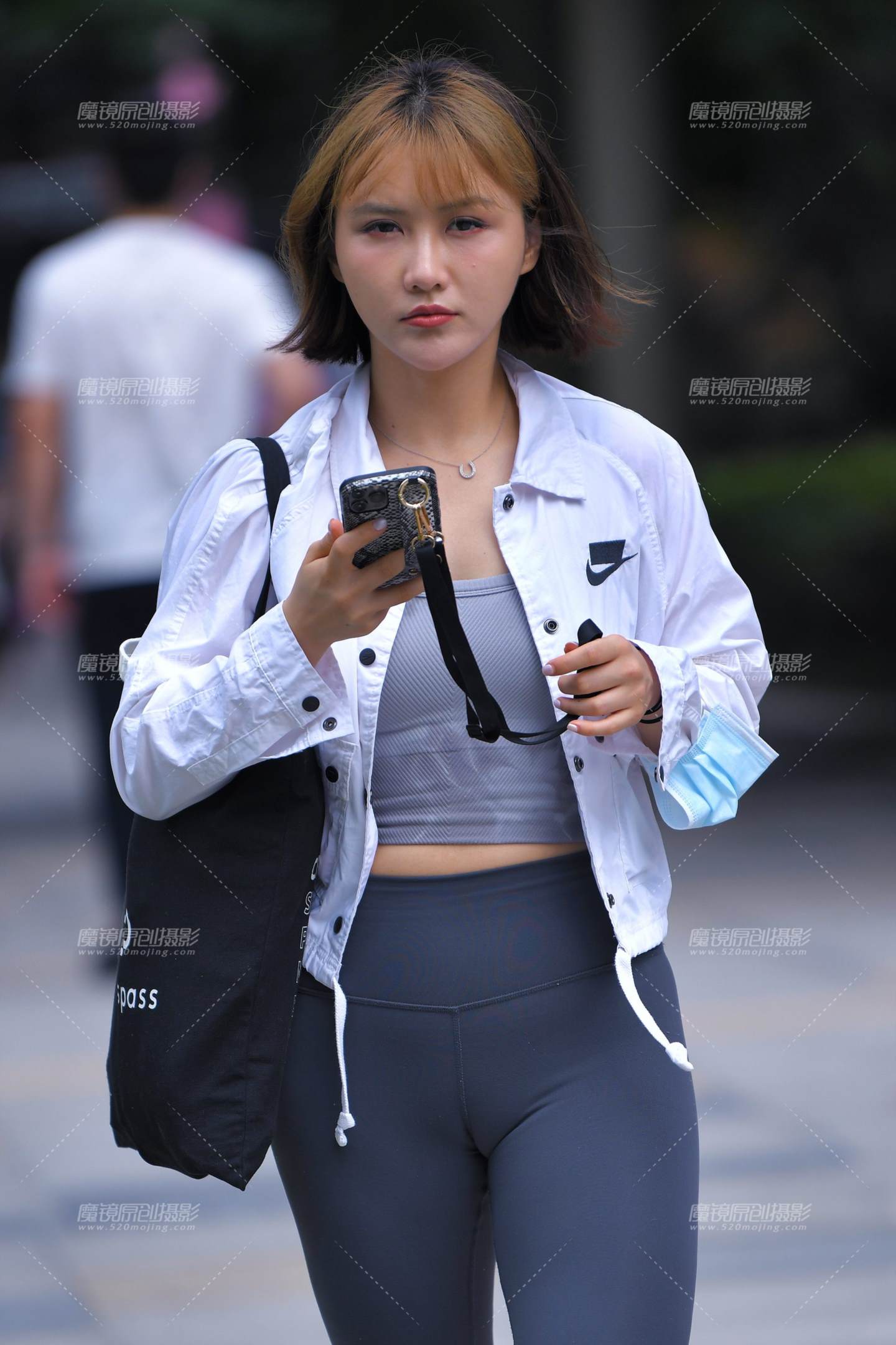 图片[1]-丰满-街拍流行馆