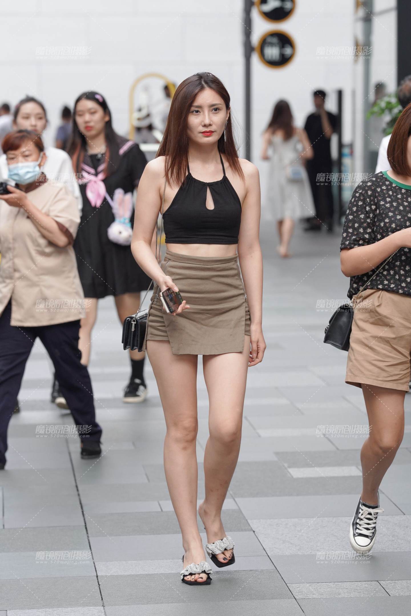 图片[1]-裙裤美腿姐姐-街拍流行馆