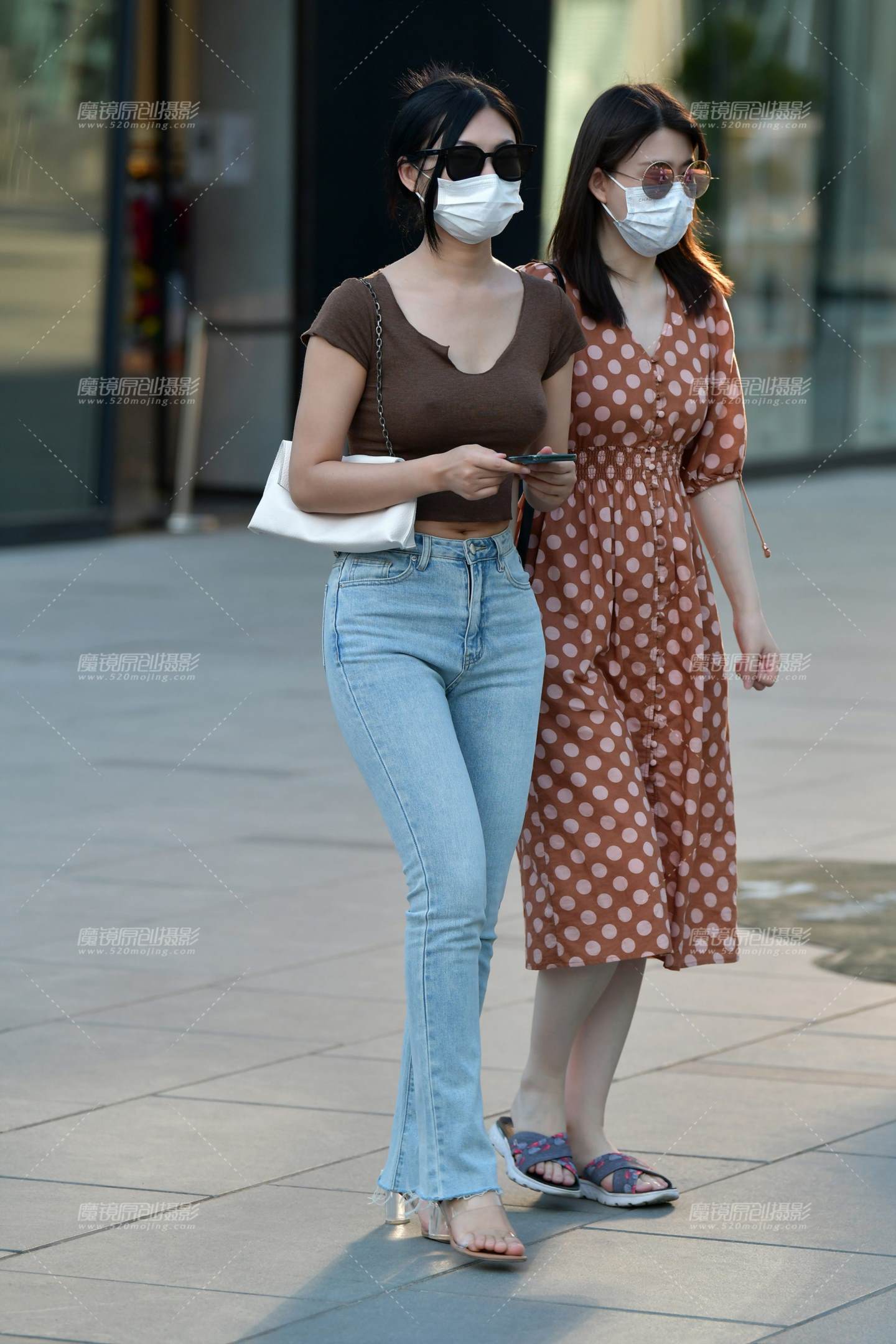 图片[1]-高挑牛仔美女-街拍流行馆