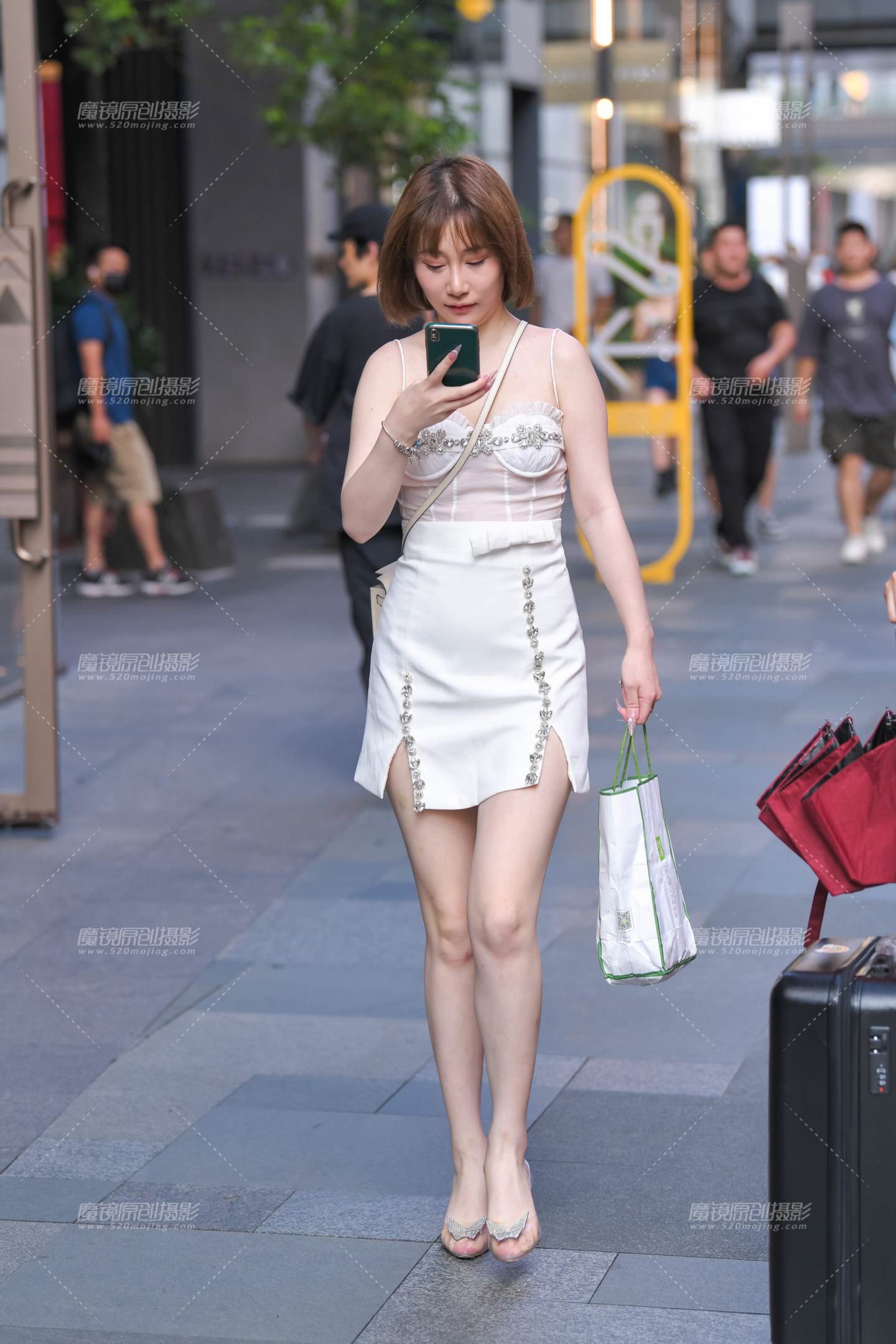 图片[1]-白皙-街拍流行馆