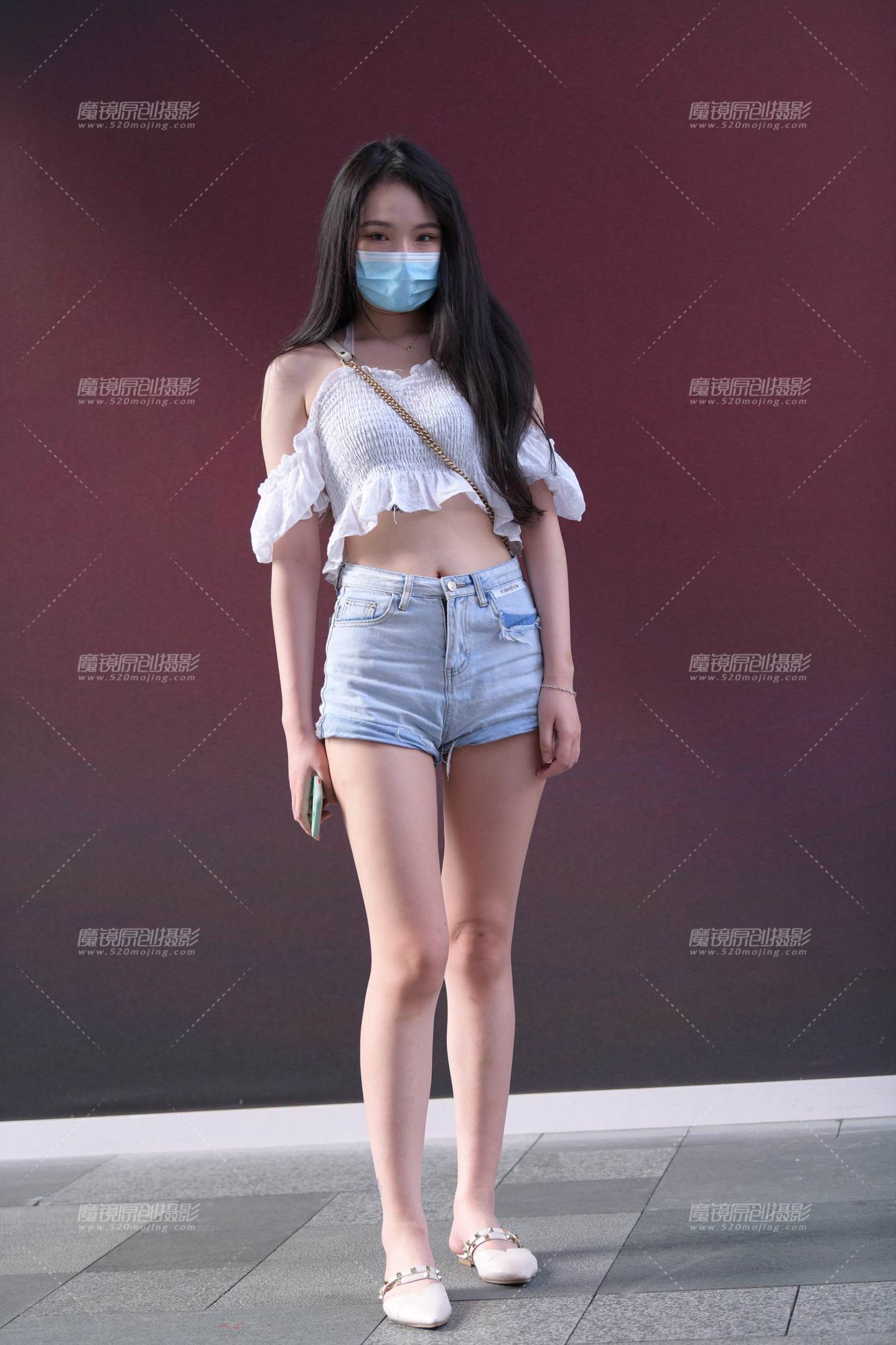 图片[2]-长腿热裤女孩-街拍流行馆