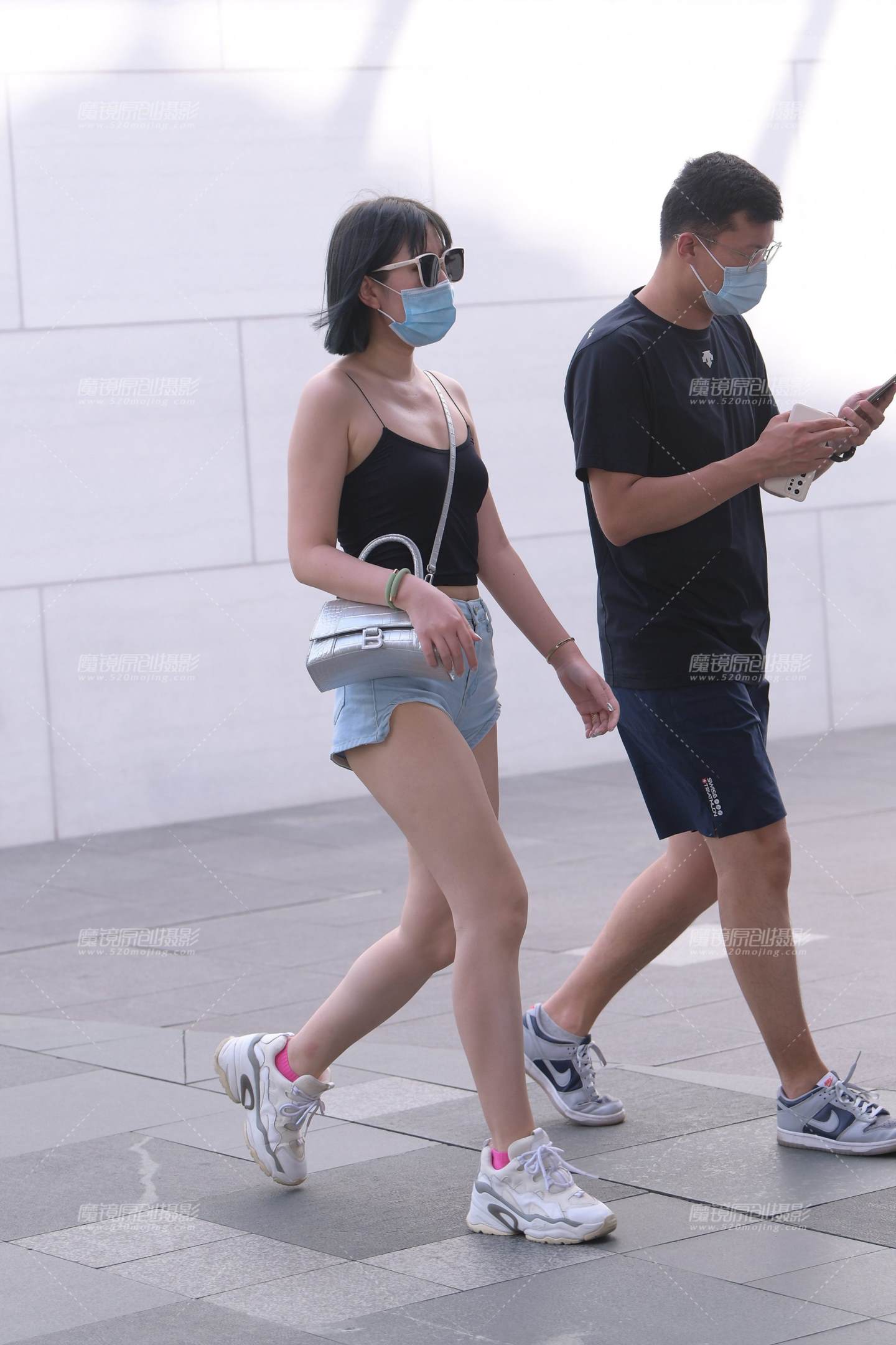 图片[5]-搭讪小背心热裤小姐姐-街拍流行馆