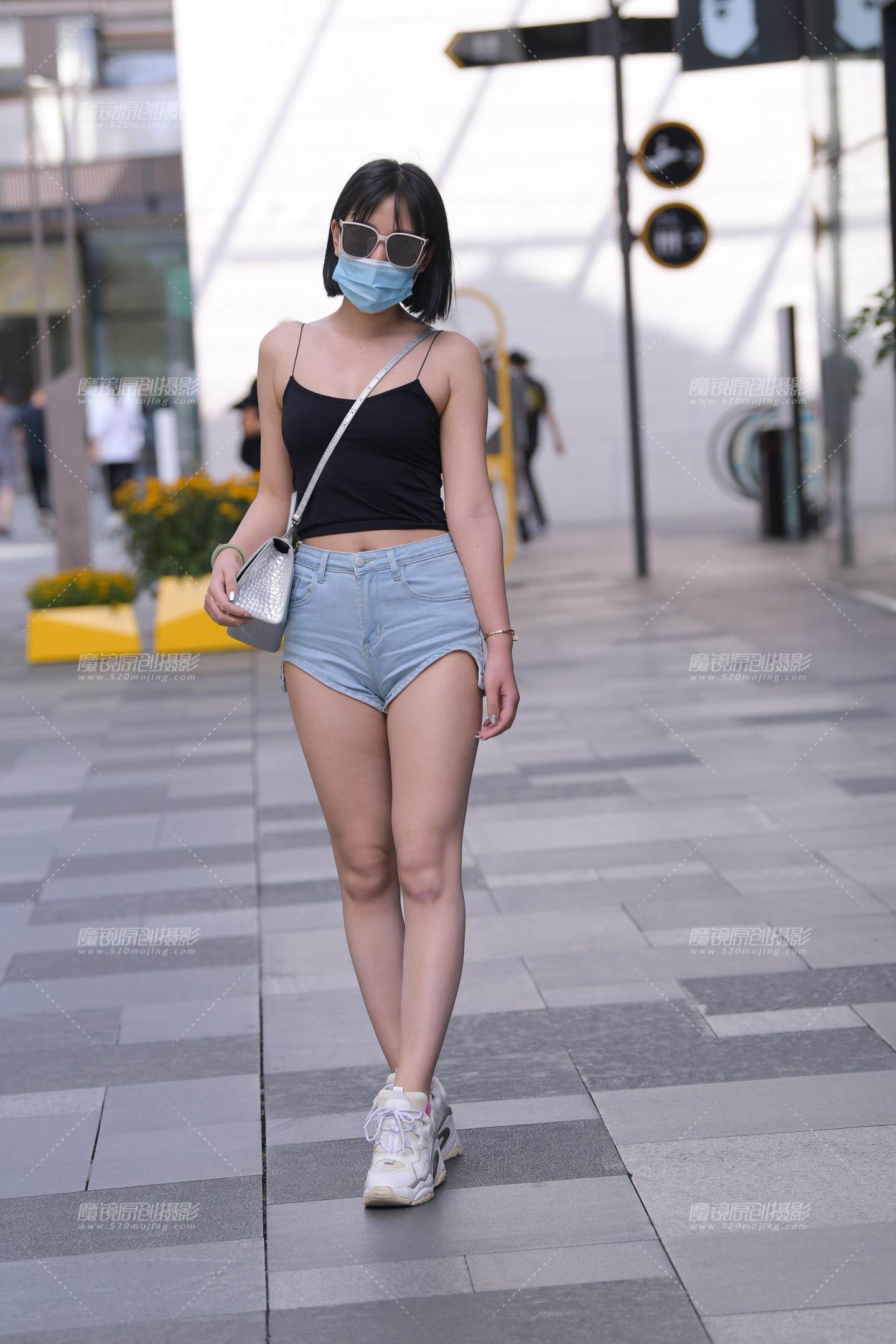 图片[3]-搭讪小背心热裤小姐姐-街拍流行馆