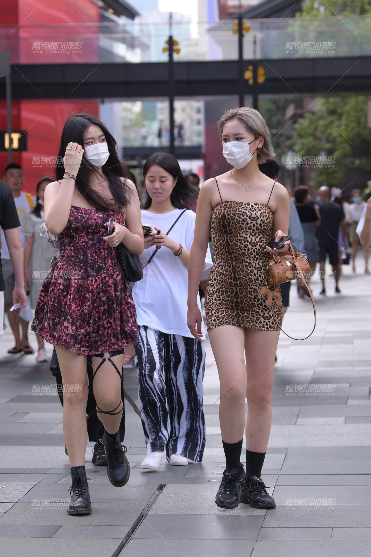 图片[5]-吊带豹纹包臀裙-街拍流行馆