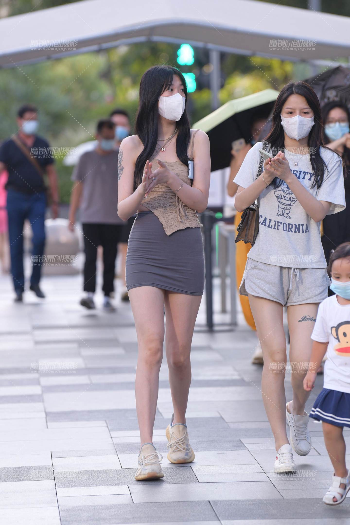 图片[3]-超短包臀裙长腿女孩-街拍流行馆