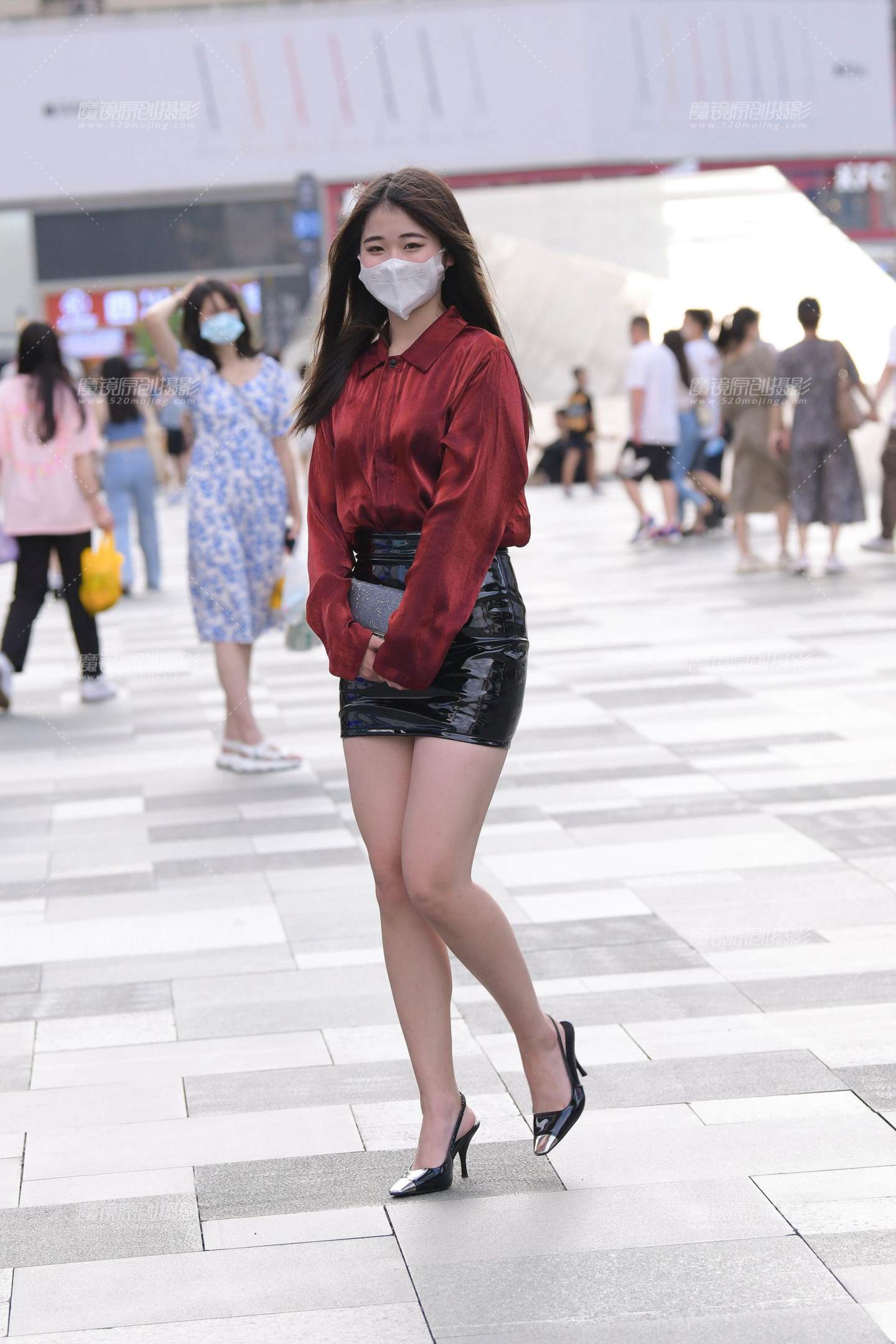 图片[1]-搭讪微胖高跟女孩-街拍流行馆