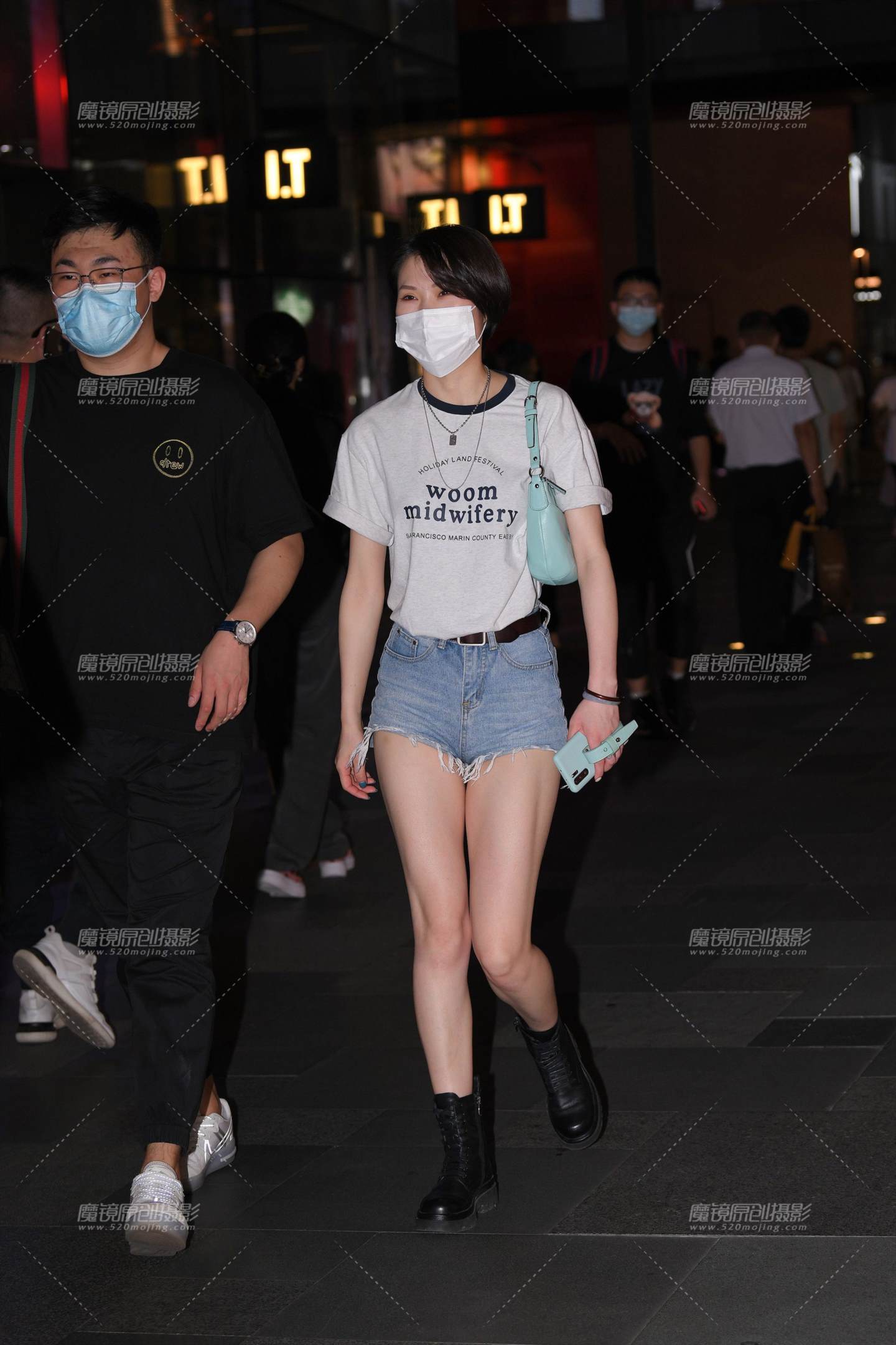 图片[3]-迷你热裤YY女子-街拍流行馆