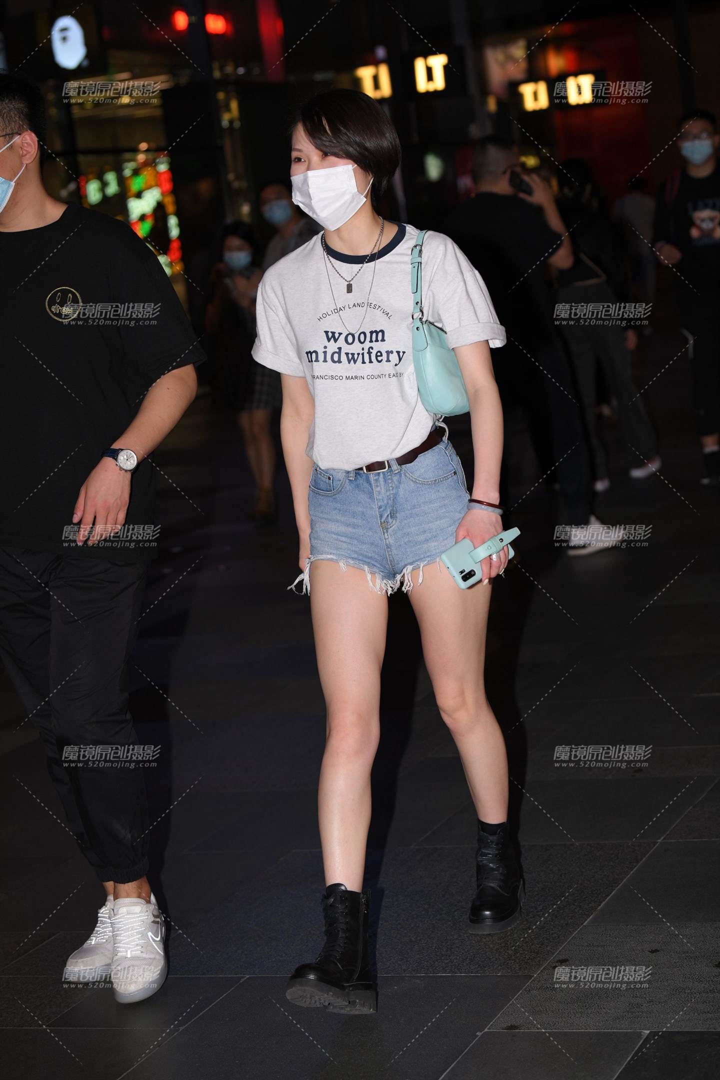 图片[1]-迷你热裤YY女子-街拍流行馆