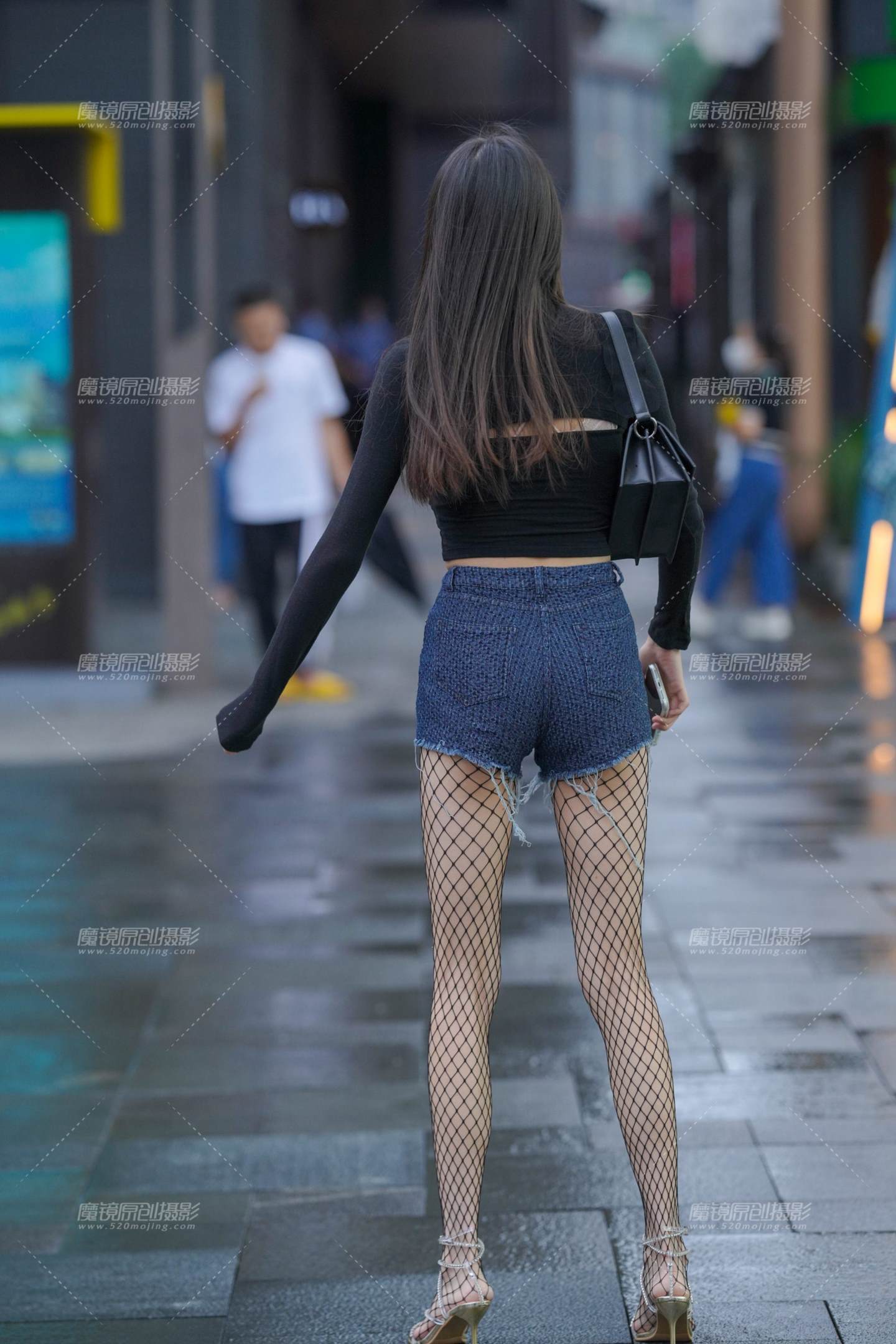 图片[4]-甜美乖巧的网袜大长腿美眉-街拍流行馆