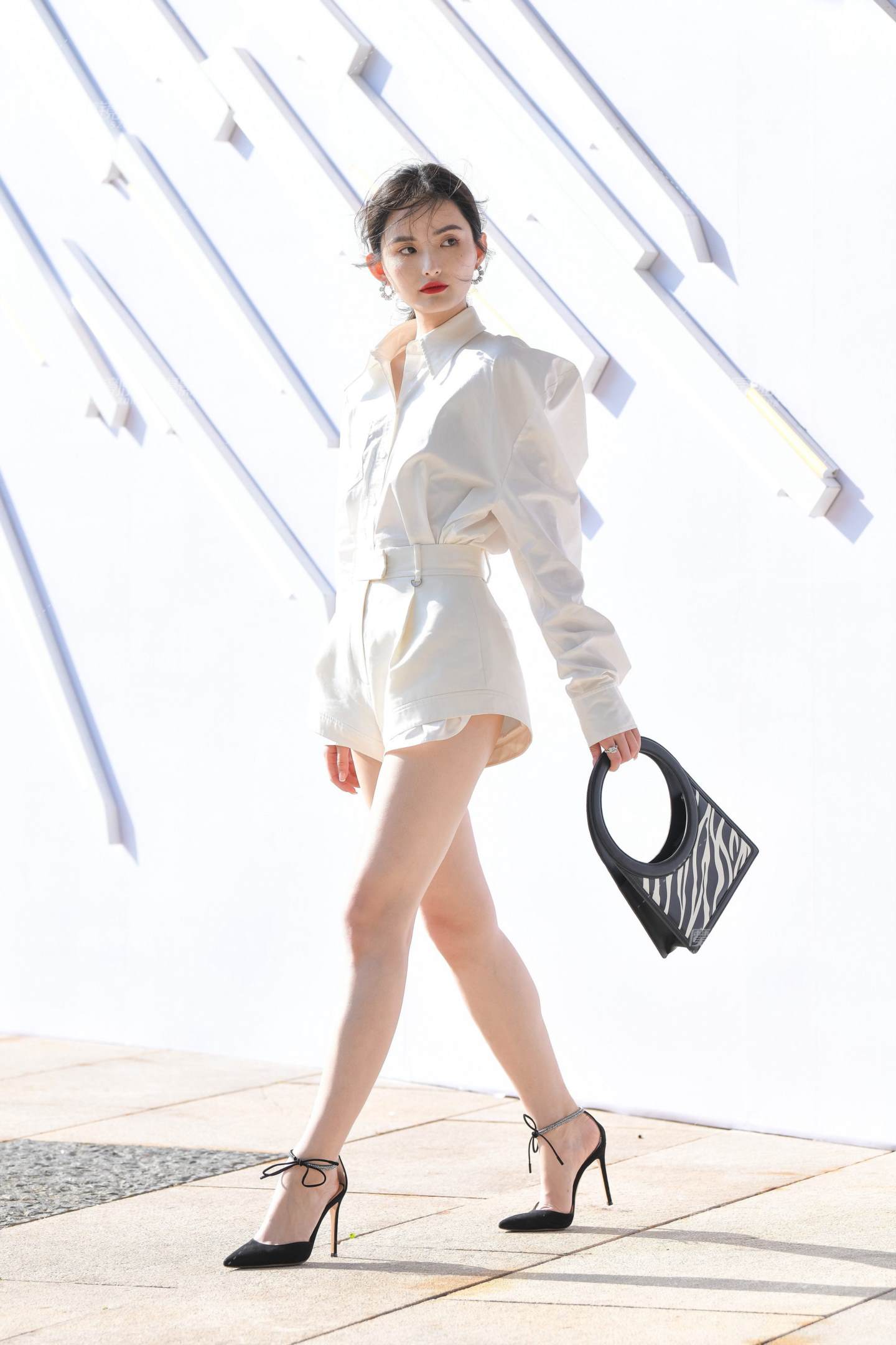 图片[1]-高跟鞋时尚美女-街拍流行馆