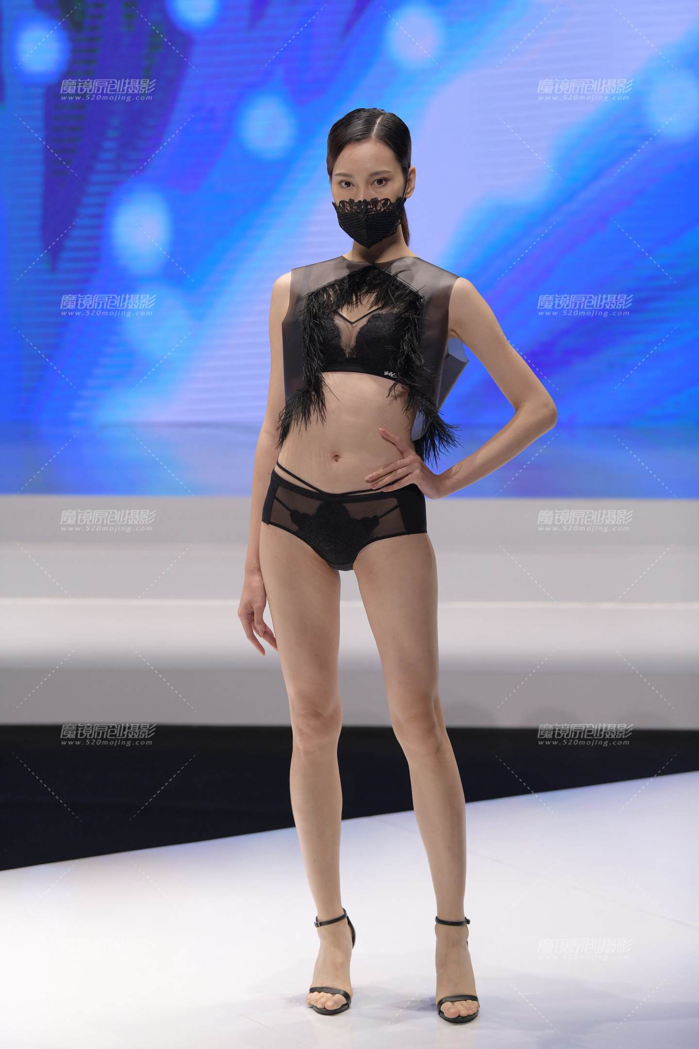 图片[1]-品牌内衣大秀-多模展示-街拍流行馆