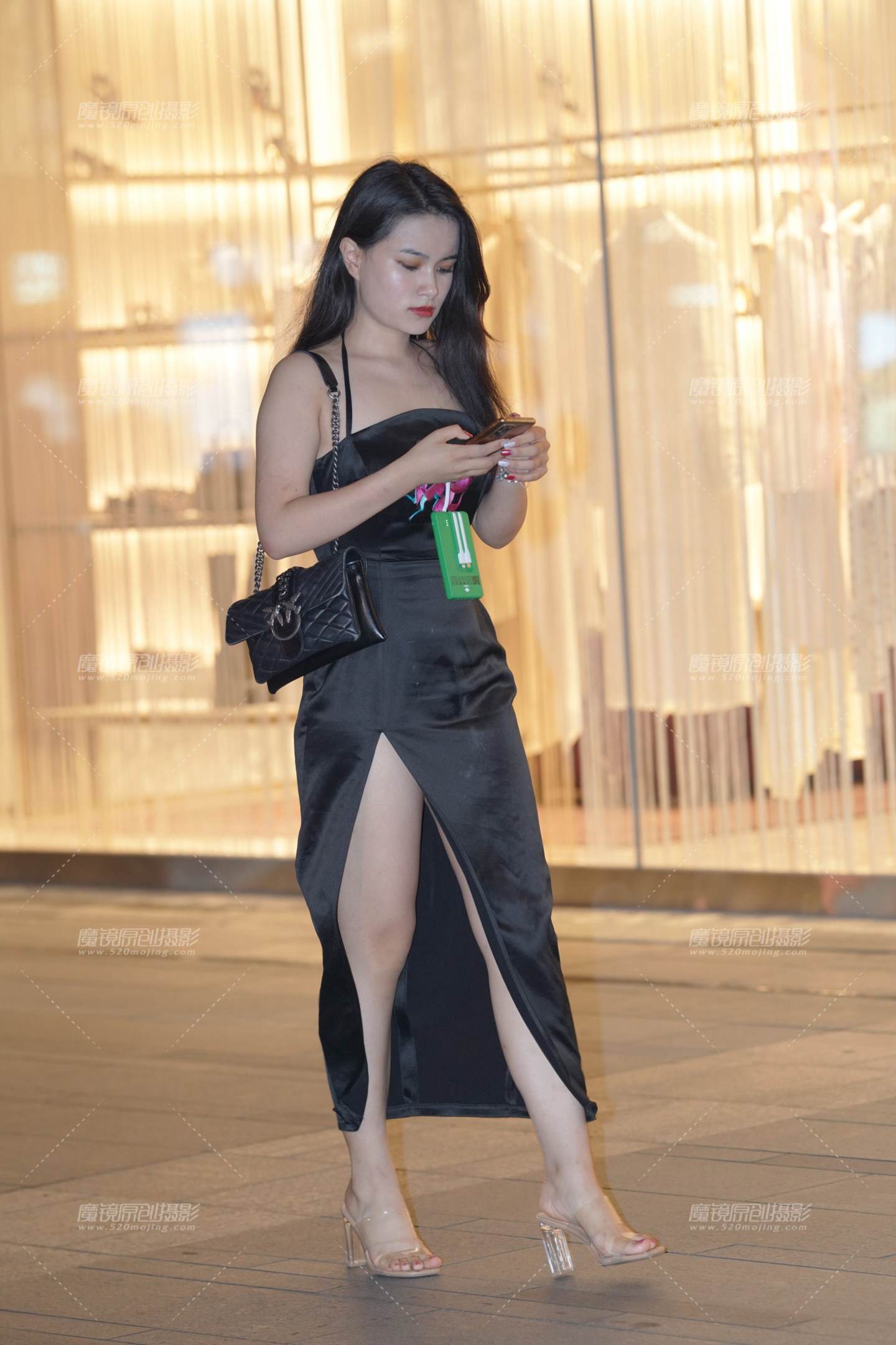 图片[5]-开叉裙美眉-街拍流行馆