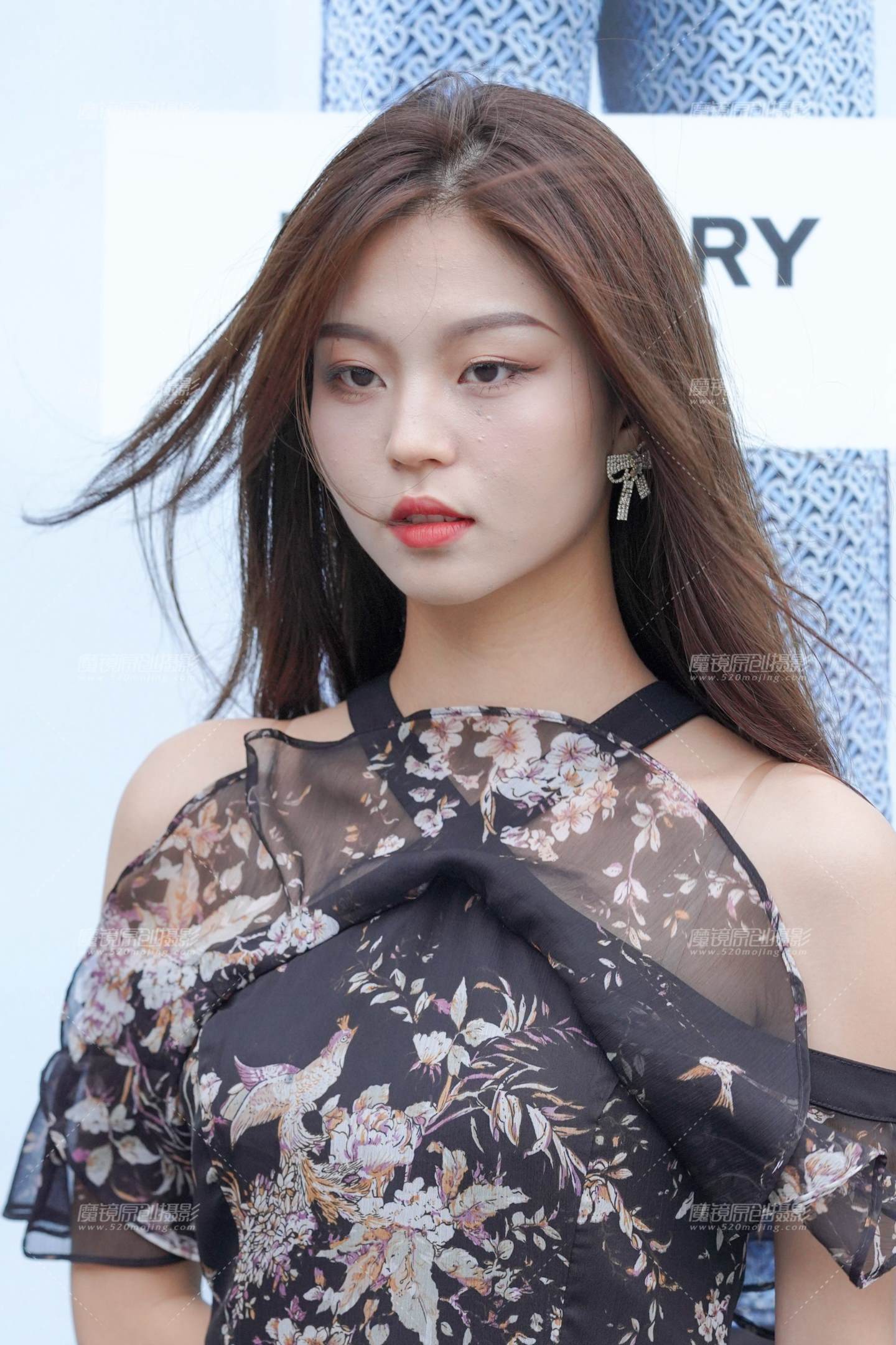 图片[2]-长裙美女-街拍流行馆