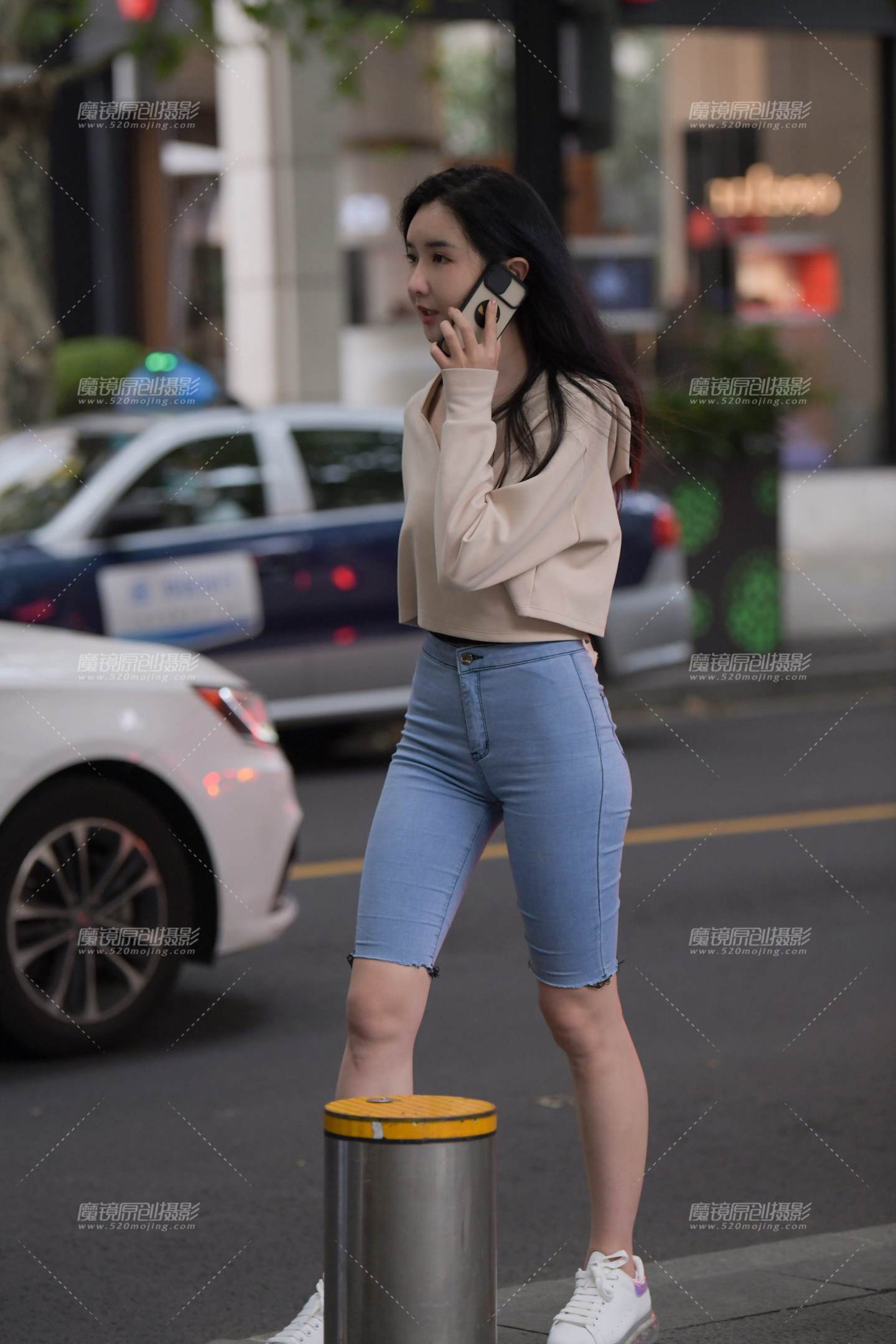 图片[5]-过斑马线的美女-街拍流行馆