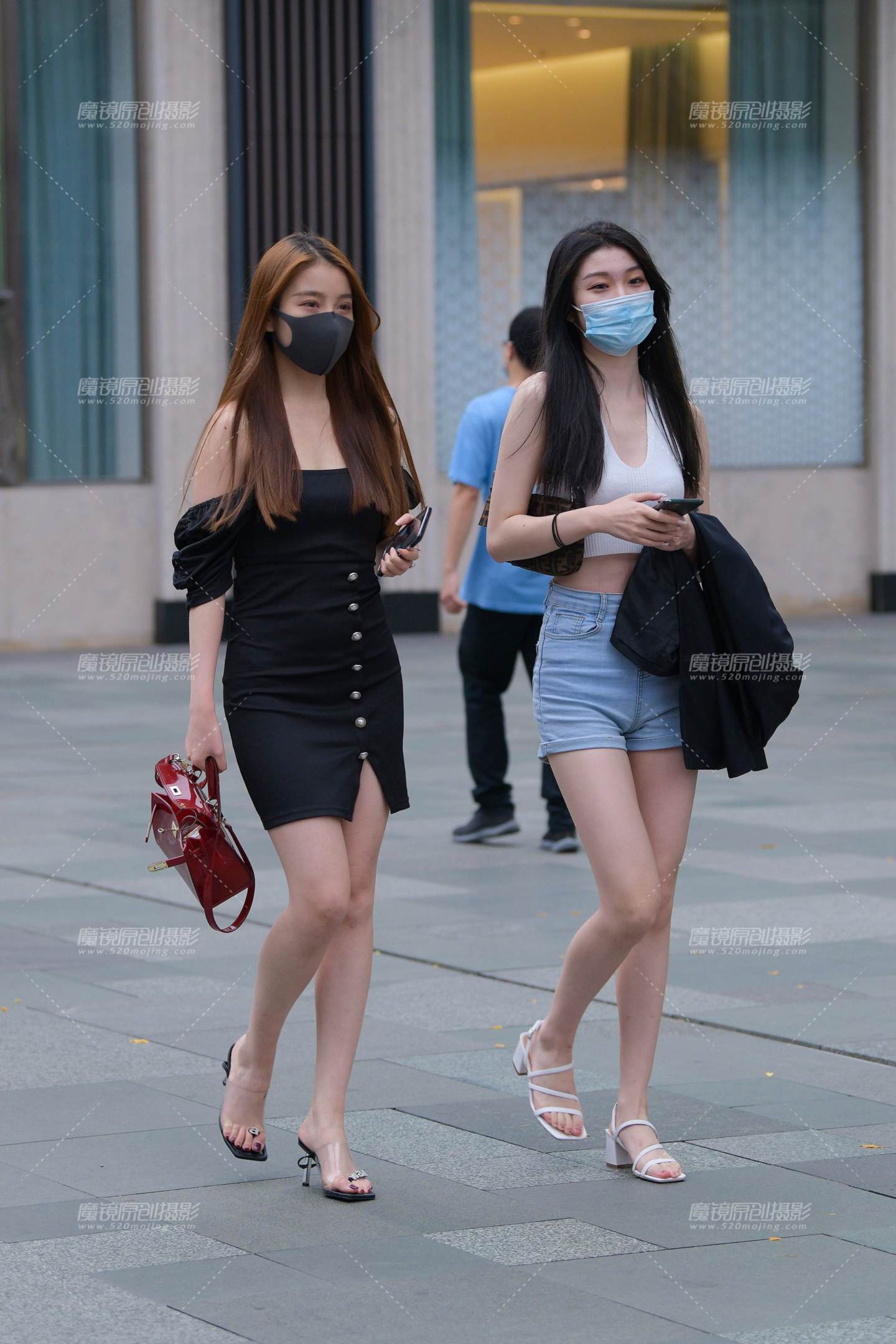 图片[1]-热裤好闺蜜-街拍流行馆