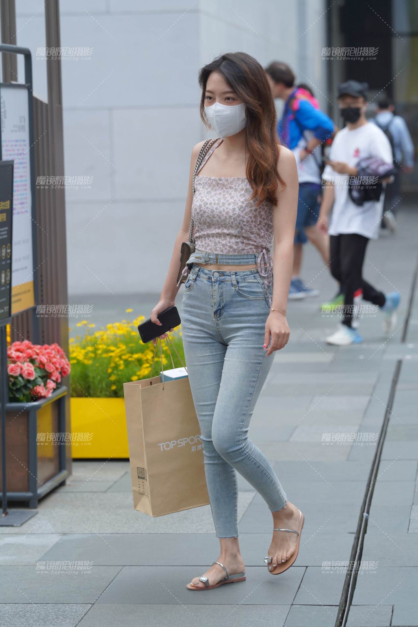 图片[1]-紧牛-街拍流行馆