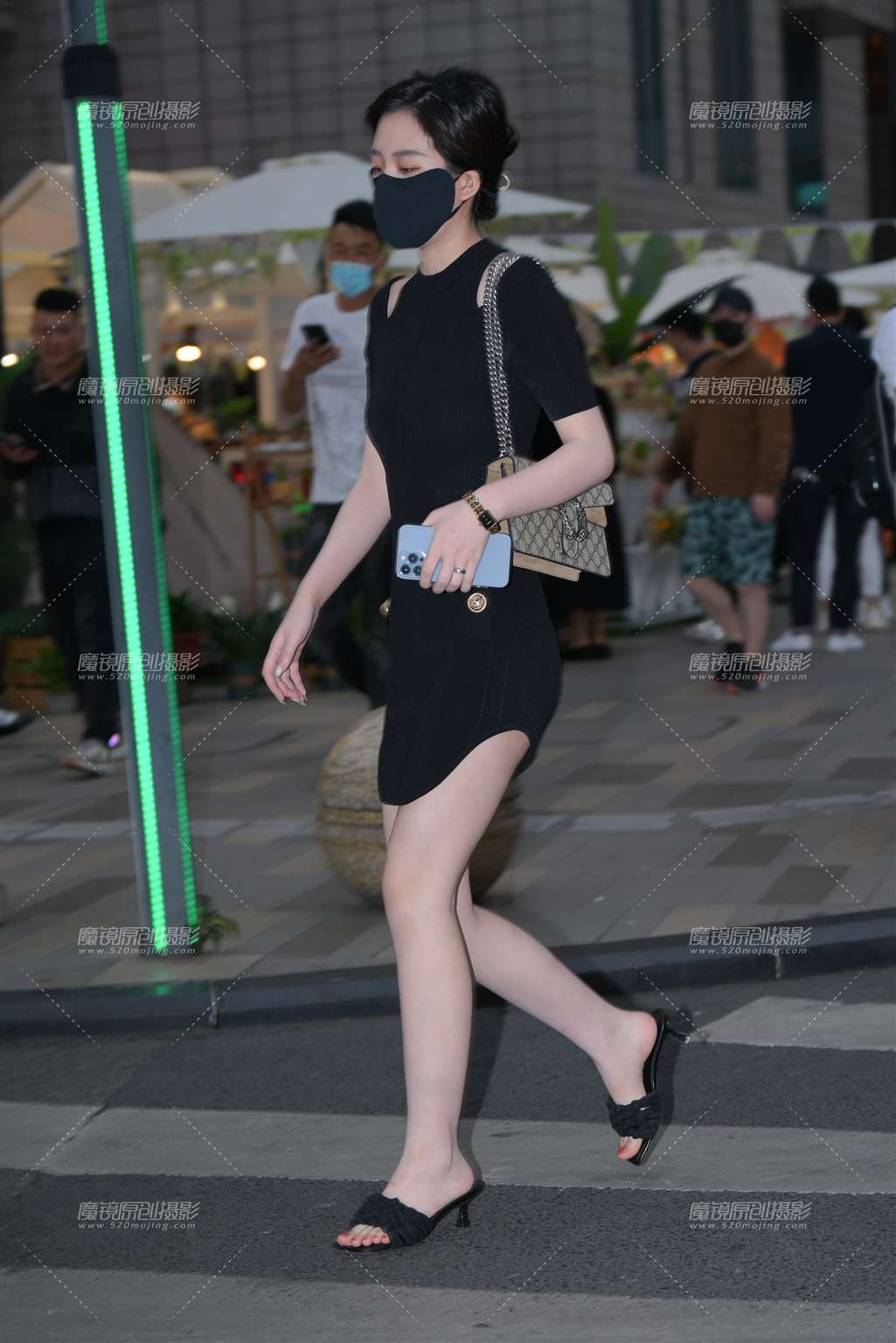 图片[3]-白皙凉拖美腿美女-街拍流行馆