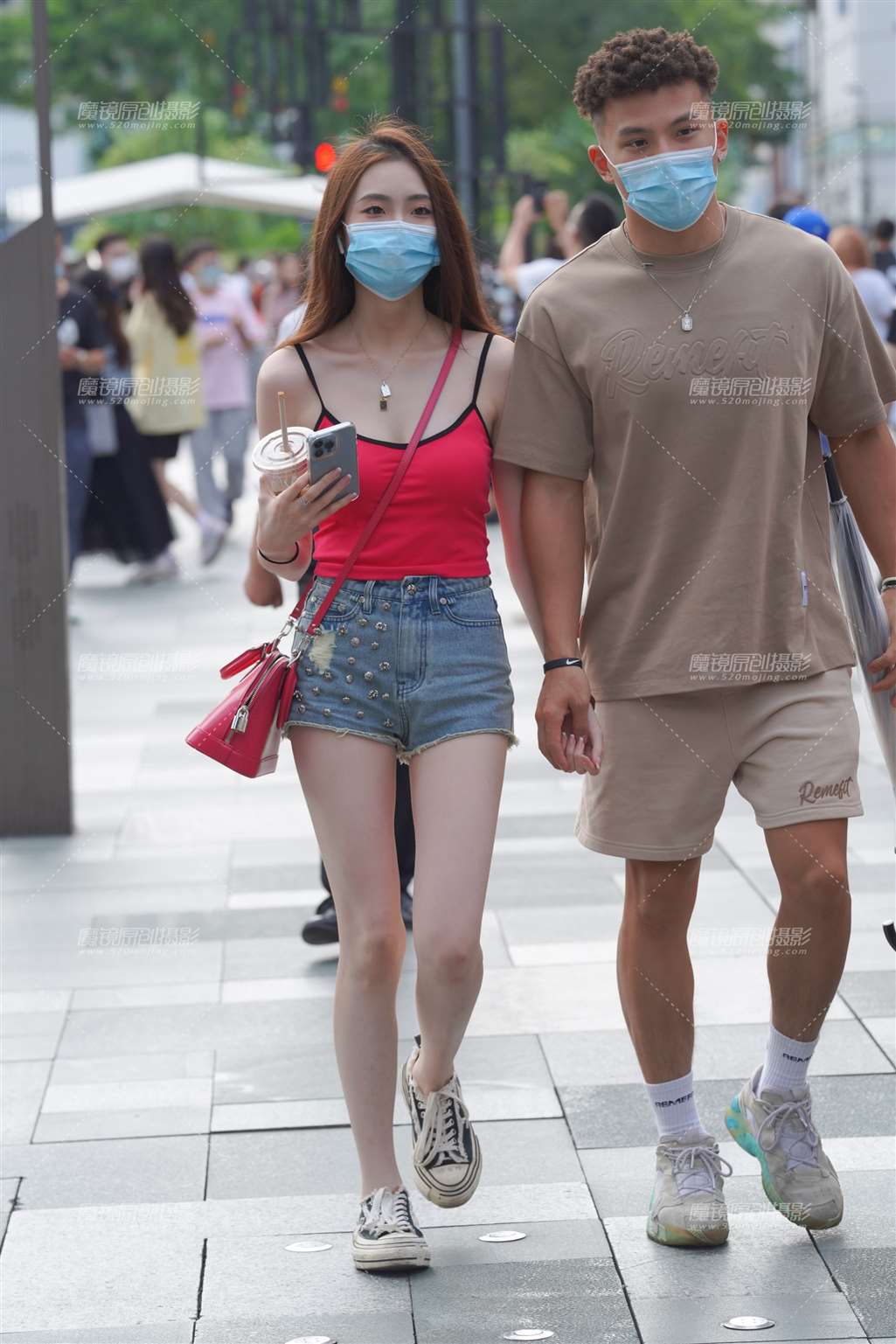 图片[1]-热裤美眉-街拍流行馆