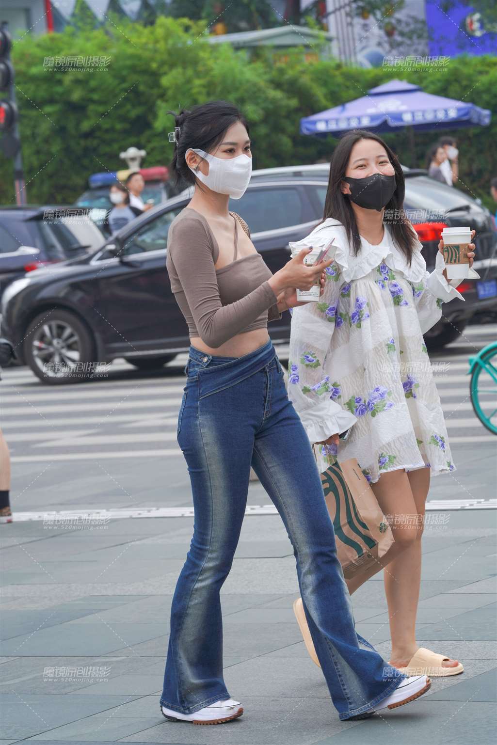 图片[2]-牛仔长腿美眉-街拍流行馆