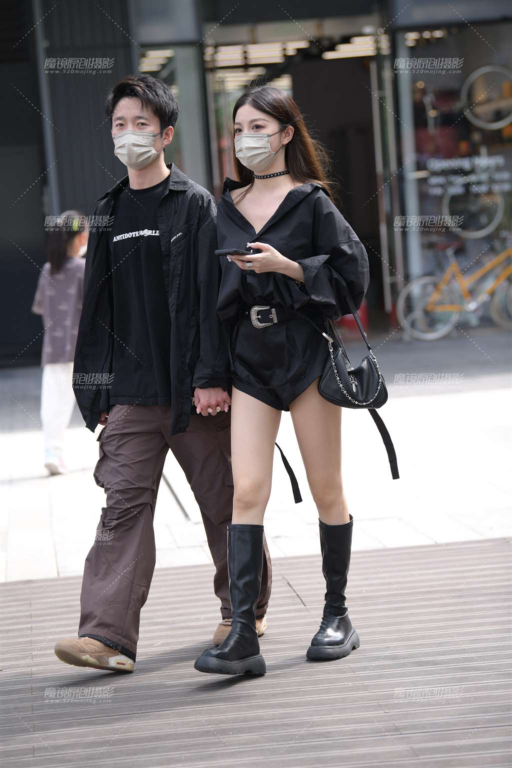 图片[1]-简约黑-街拍流行馆