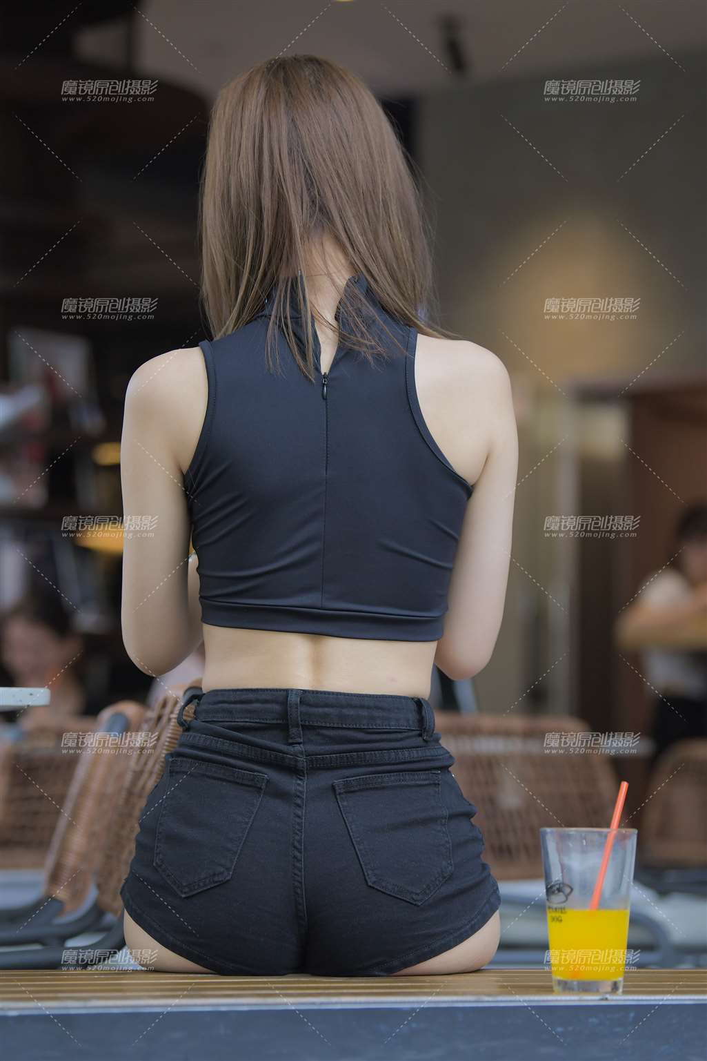 图片[34]-黑色牛仔热裤美女(套图+视频)-街拍图满多
