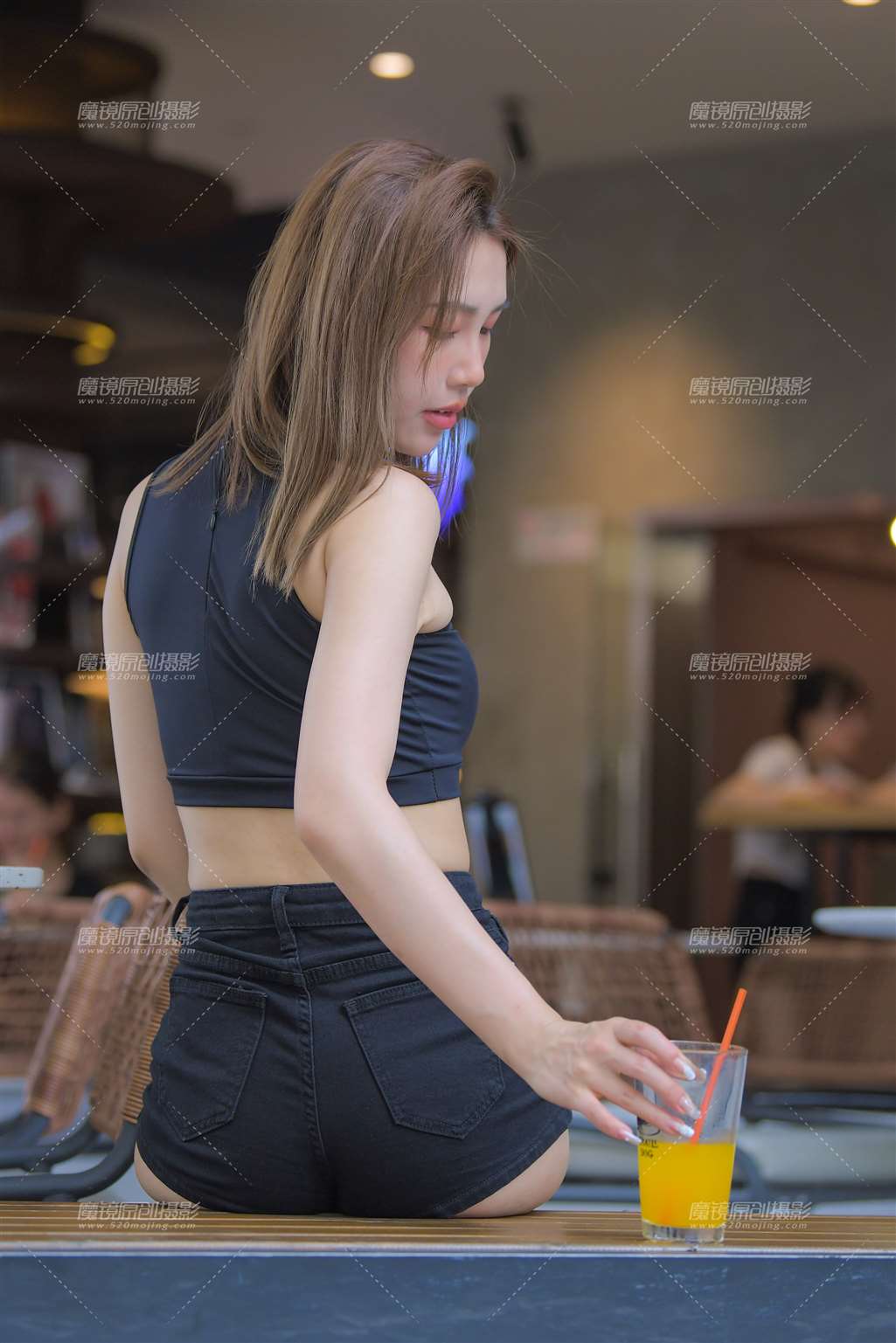 图片[35]-黑色牛仔热裤美女(套图+视频)-街拍图满多