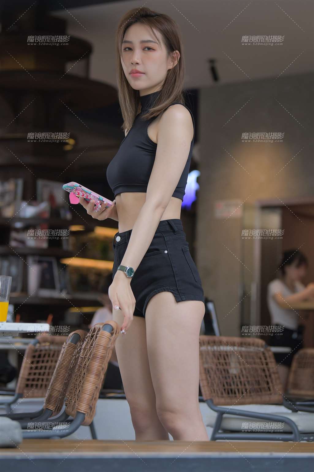 图片[36]-黑色牛仔热裤美女(套图+视频)-街拍图满多