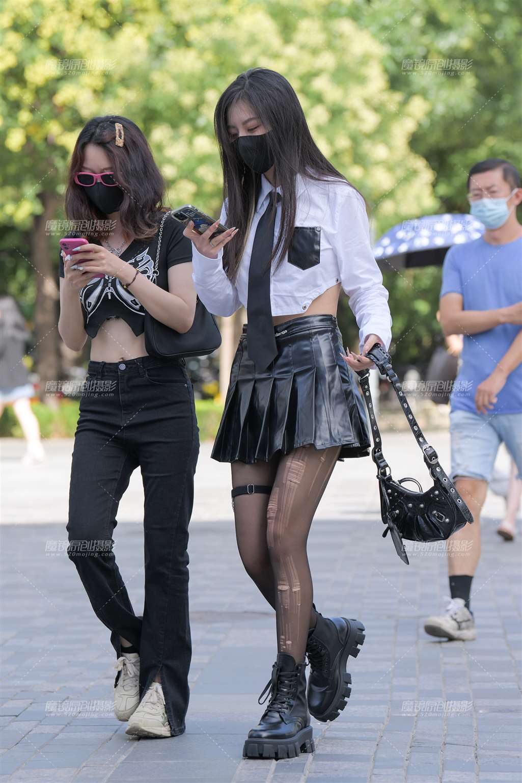 图片[1]-是自己撕的还是买来就是这样的？-街拍流行馆