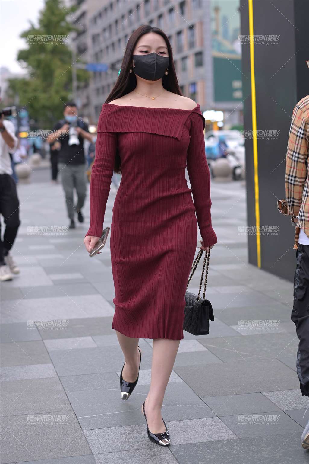 图片[3]-红色包臀裙美女-街拍流行馆