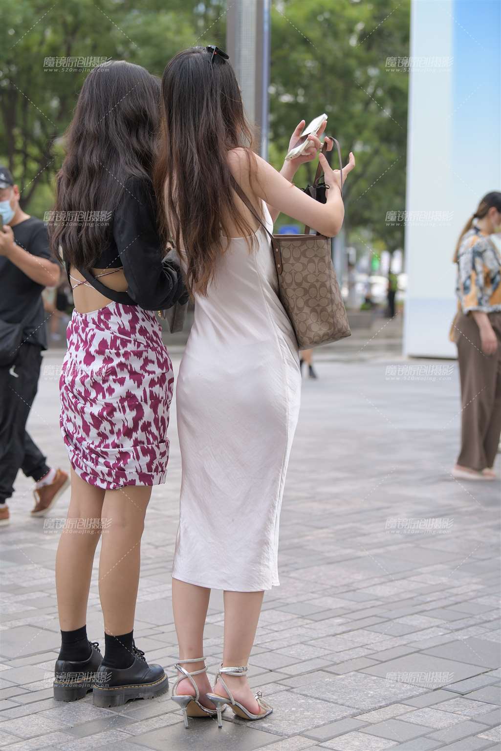 图片[3]-白裙美女-街拍流行馆