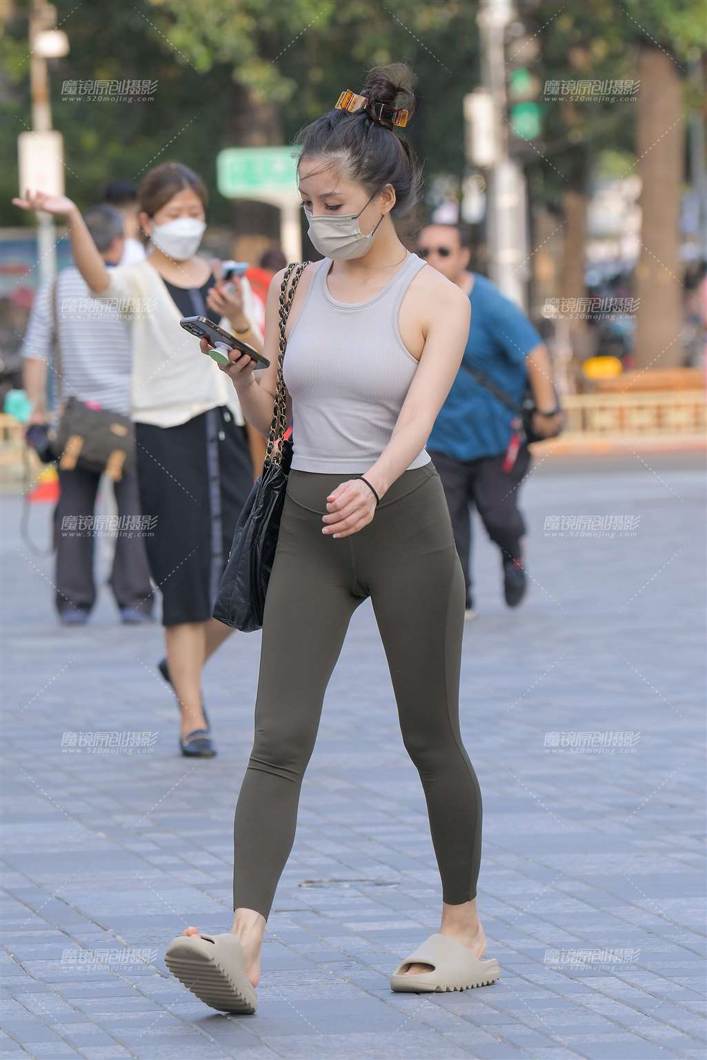 图片[1]-暗绿-街拍流行馆