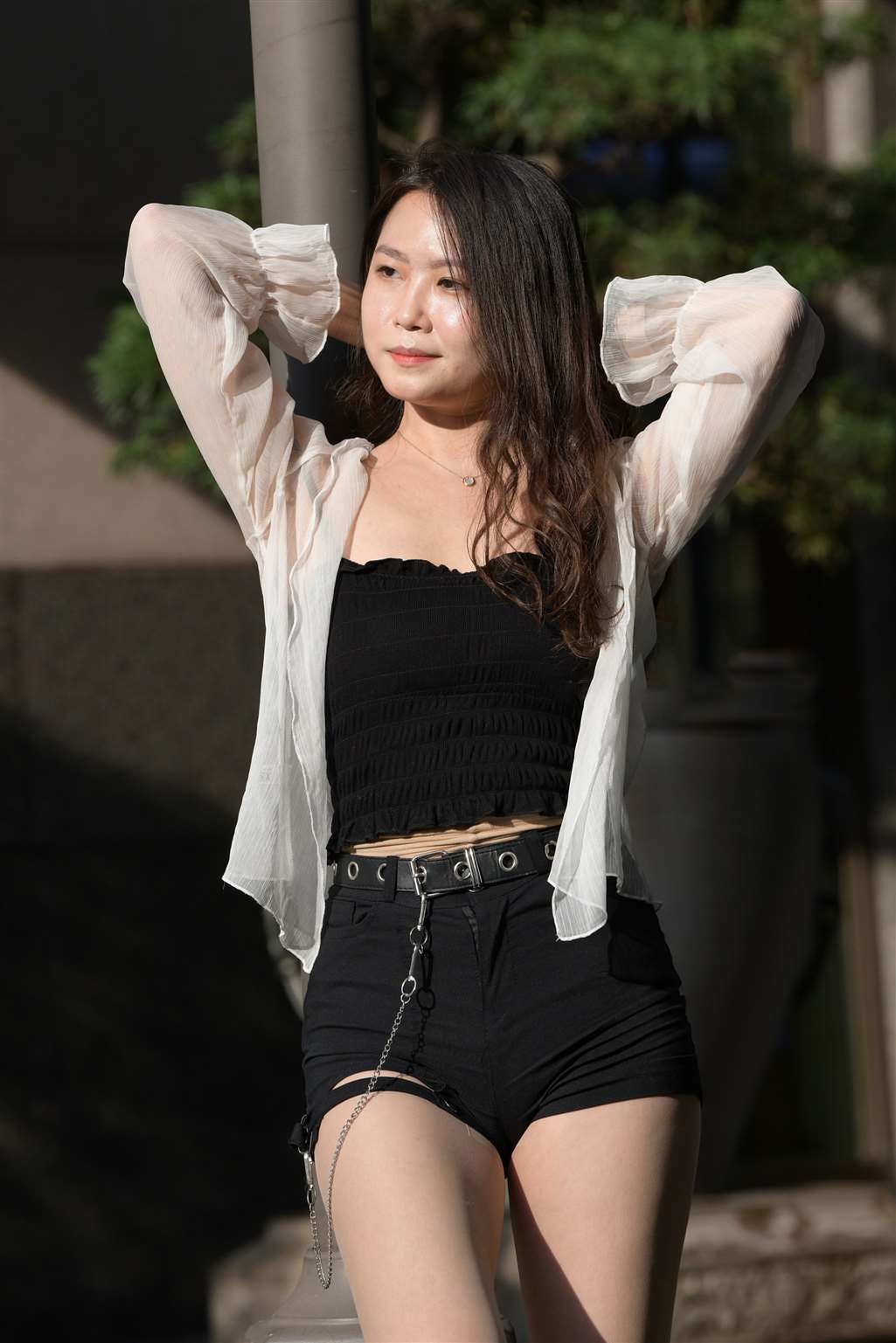 图片[5]-紧致热裤丝袜女孩-街拍流行馆