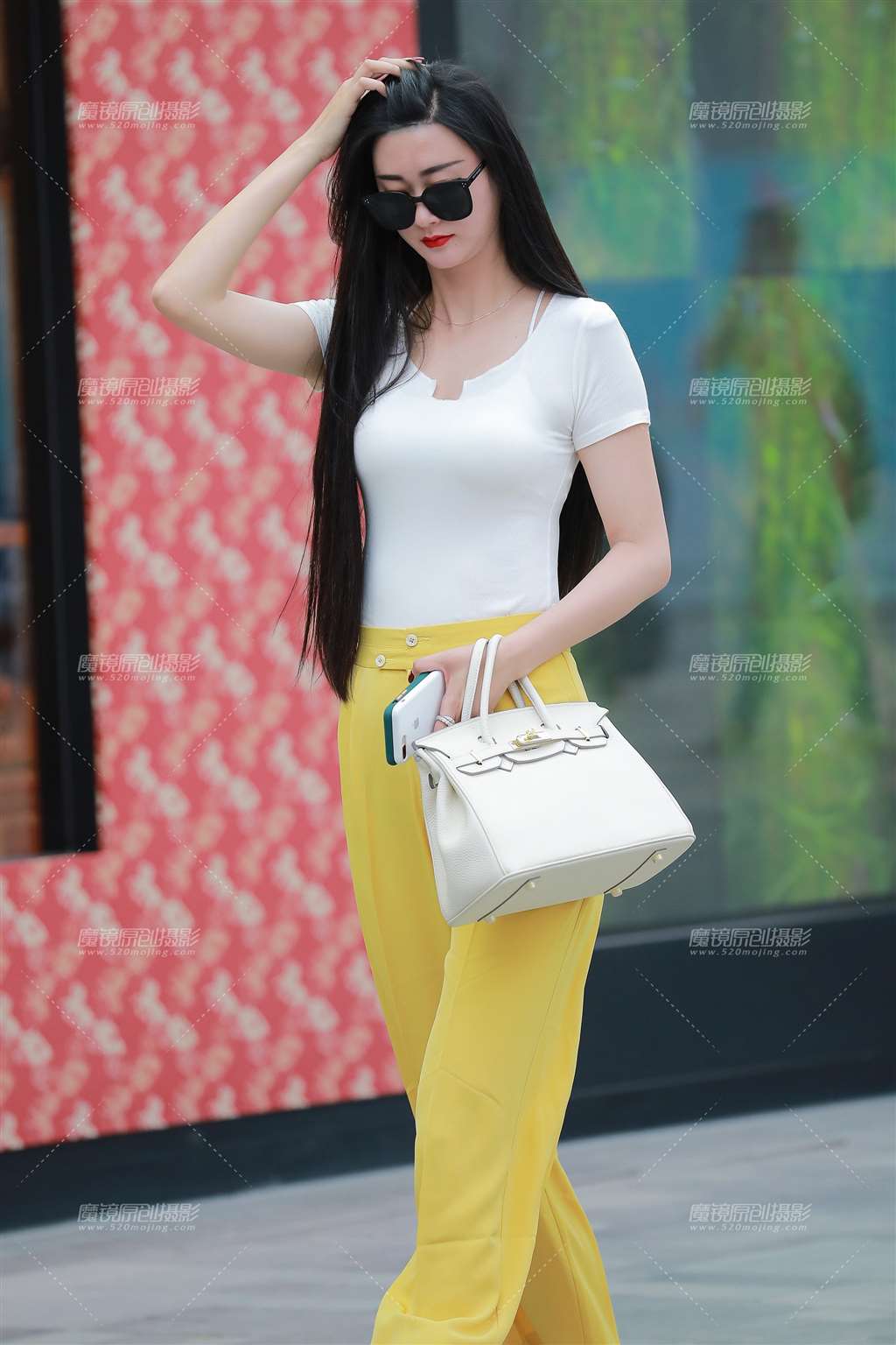 图片[1]-【玻璃街拍】靓模-街拍流行馆