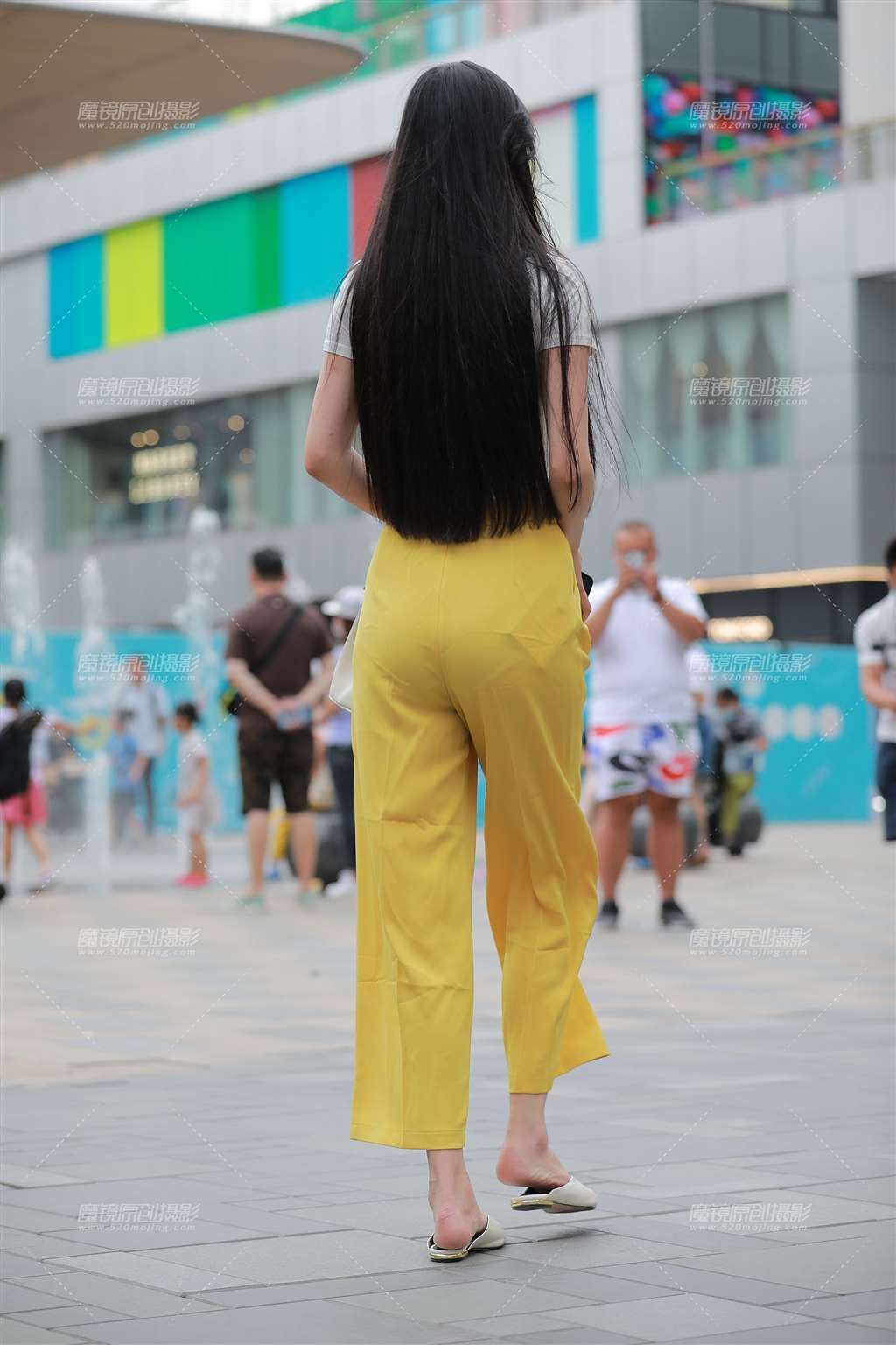 图片[2]-【玻璃街拍】靓模-街拍流行馆