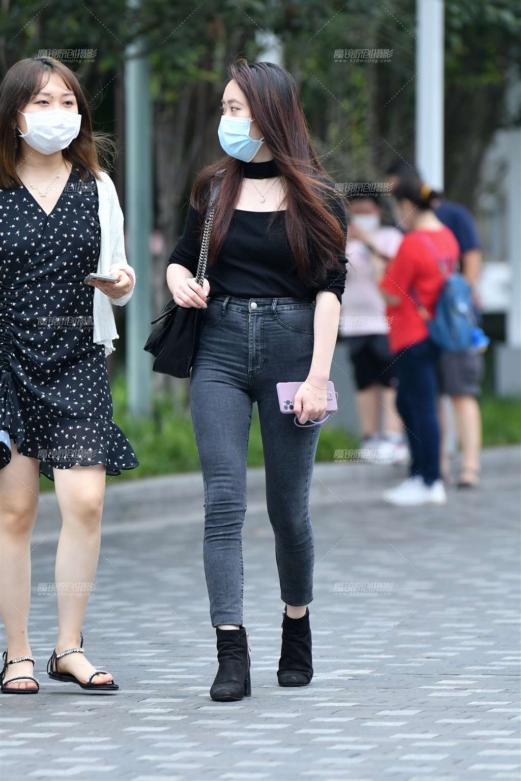图片[3]-热情大方牛仔裤美女-街拍流行馆