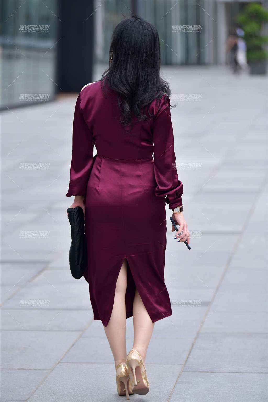 图片[4]-玫红长裙气质美女-街拍流行馆