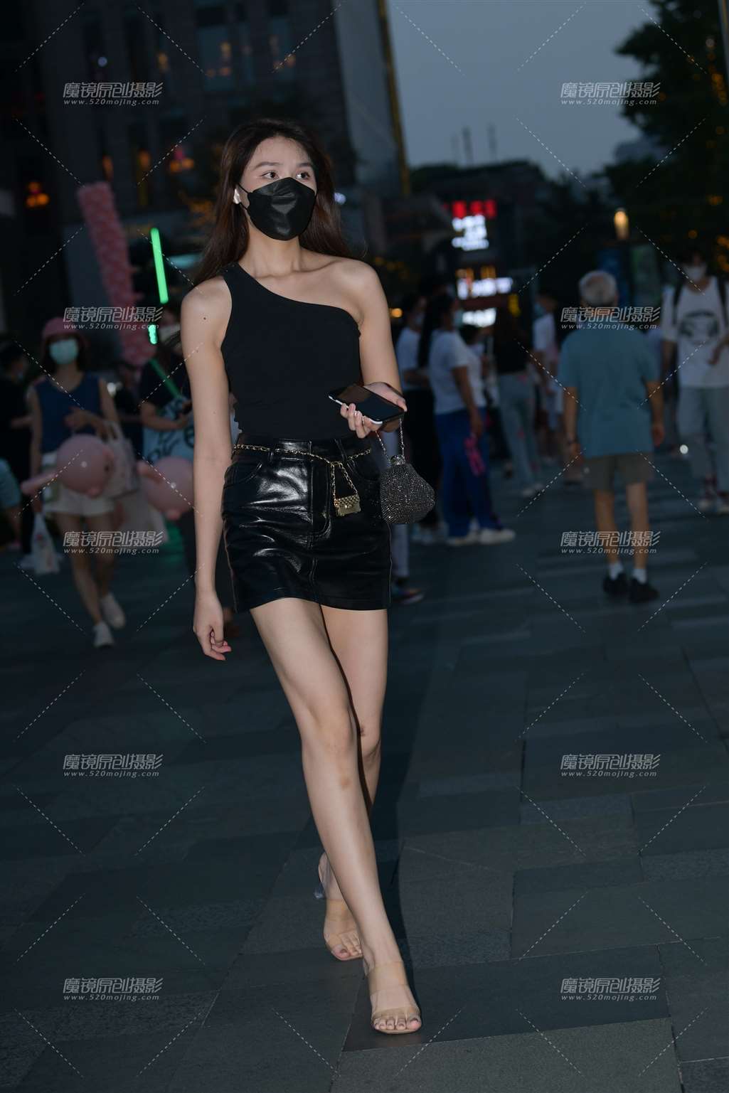 图片[3]-皮短裙美腿-街拍流行馆