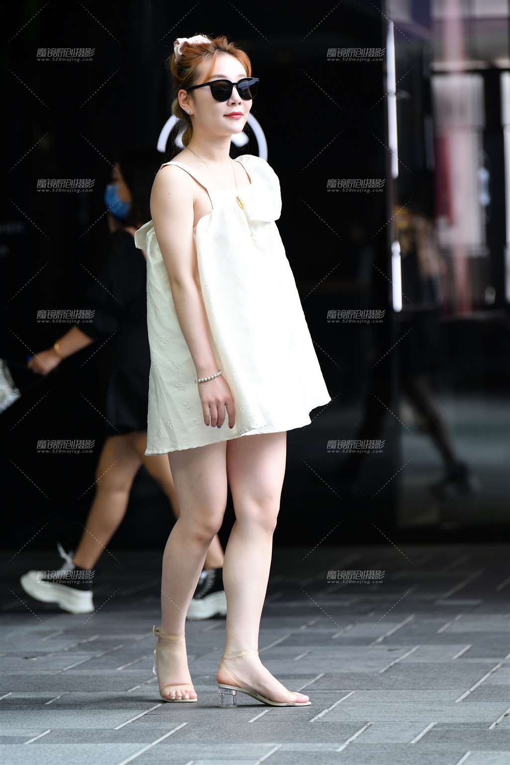 图片[3]-洁白短裙气质美女-流行馆