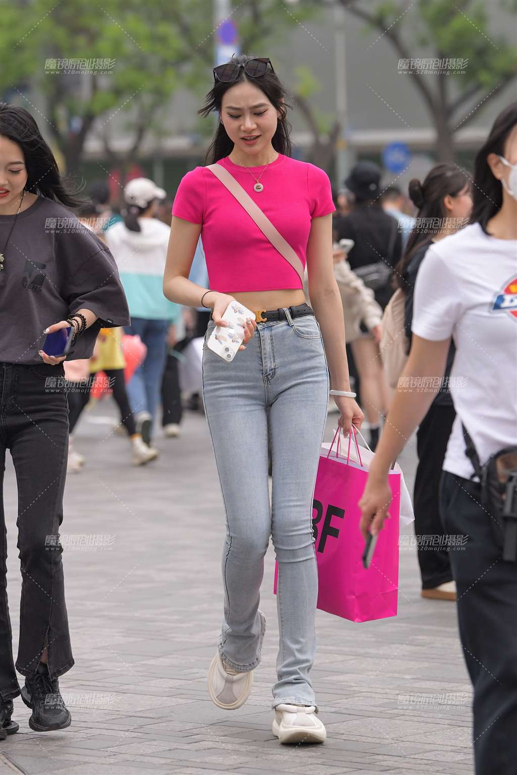 图片[4]-蓝色牛仔裤美女-流行馆